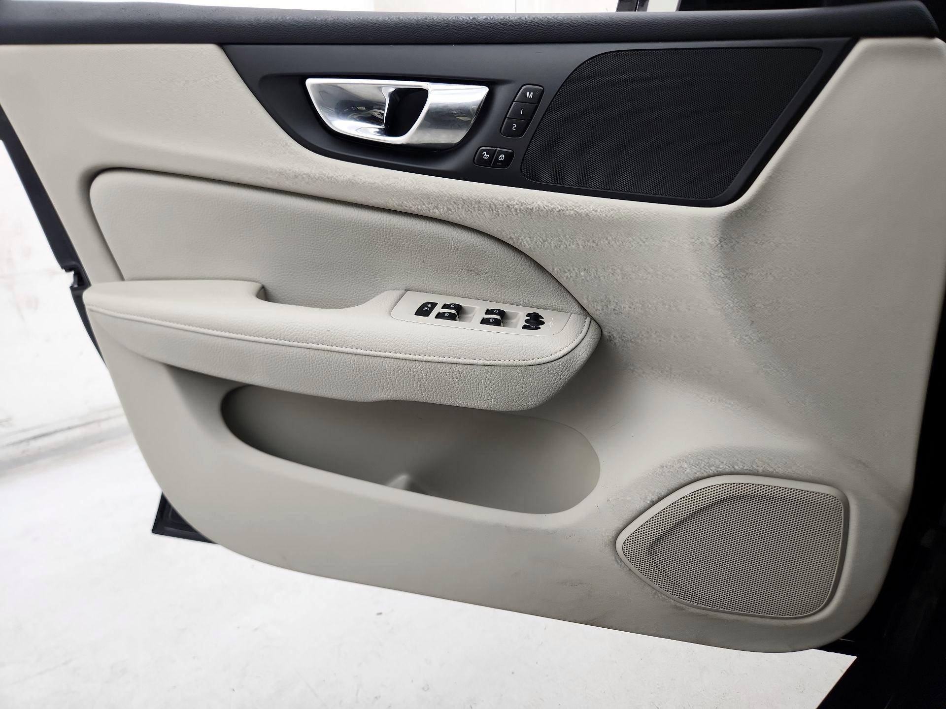 Thumbnail: 2022 Volvo S60 - 12