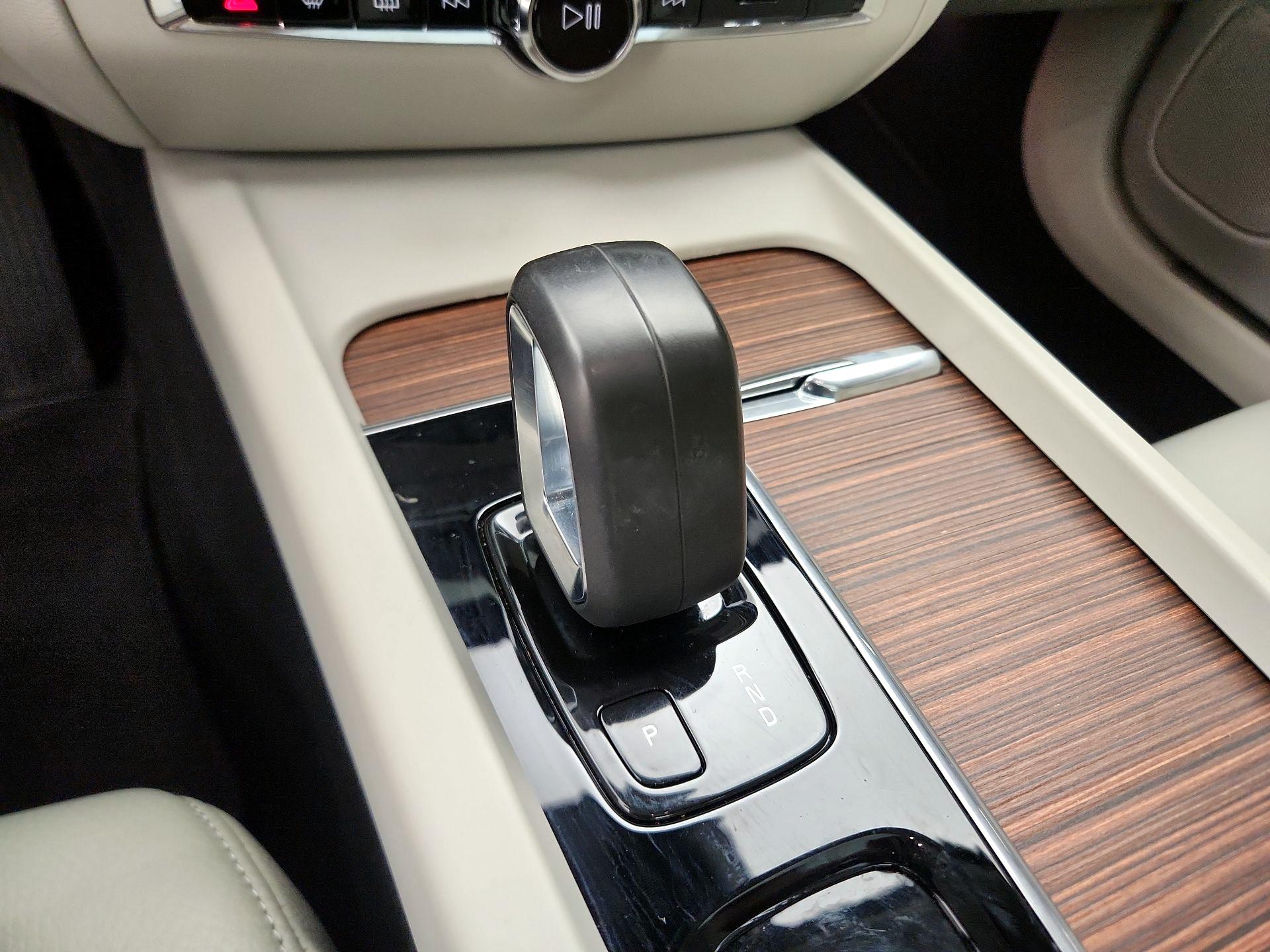 Thumbnail: 2022 Volvo S60 - 18