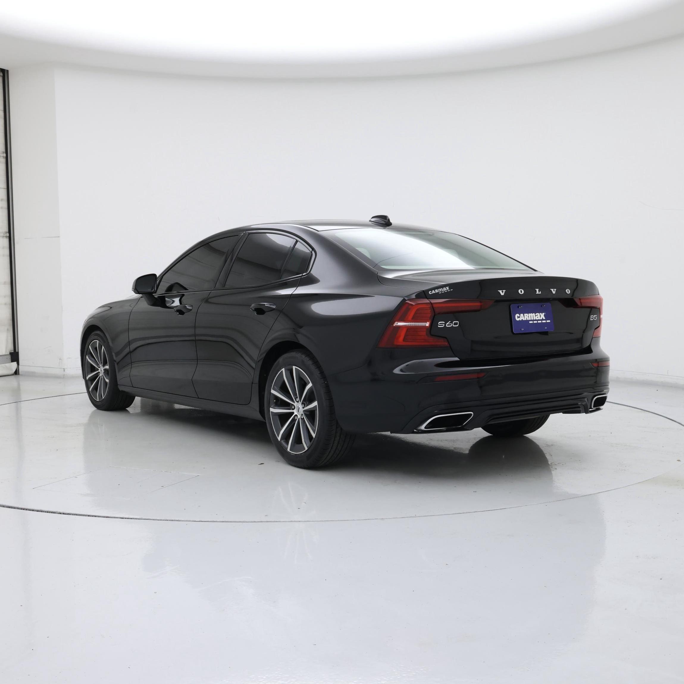 Thumbnail: 2022 Volvo S60 - 2