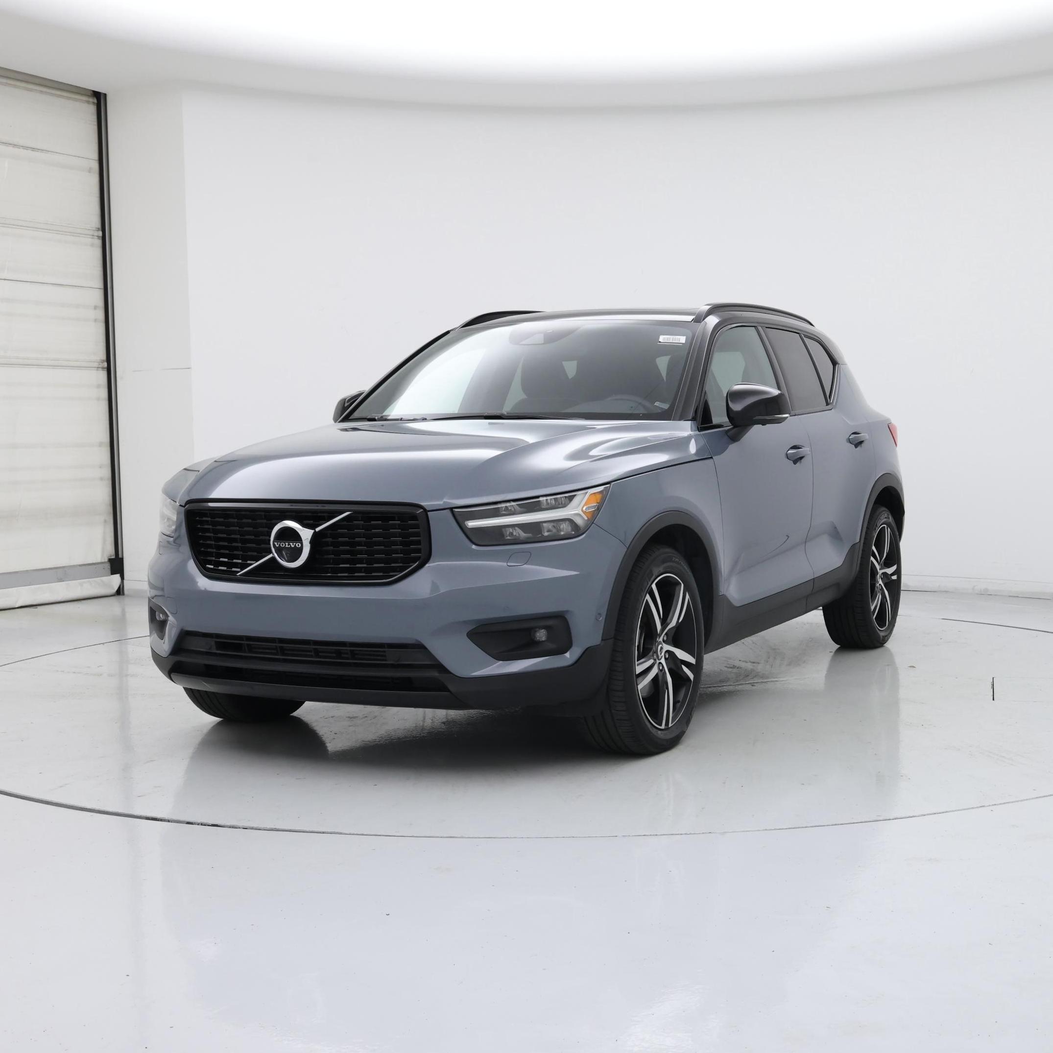 Thumbnail: 2022 Volvo XC40 - 4