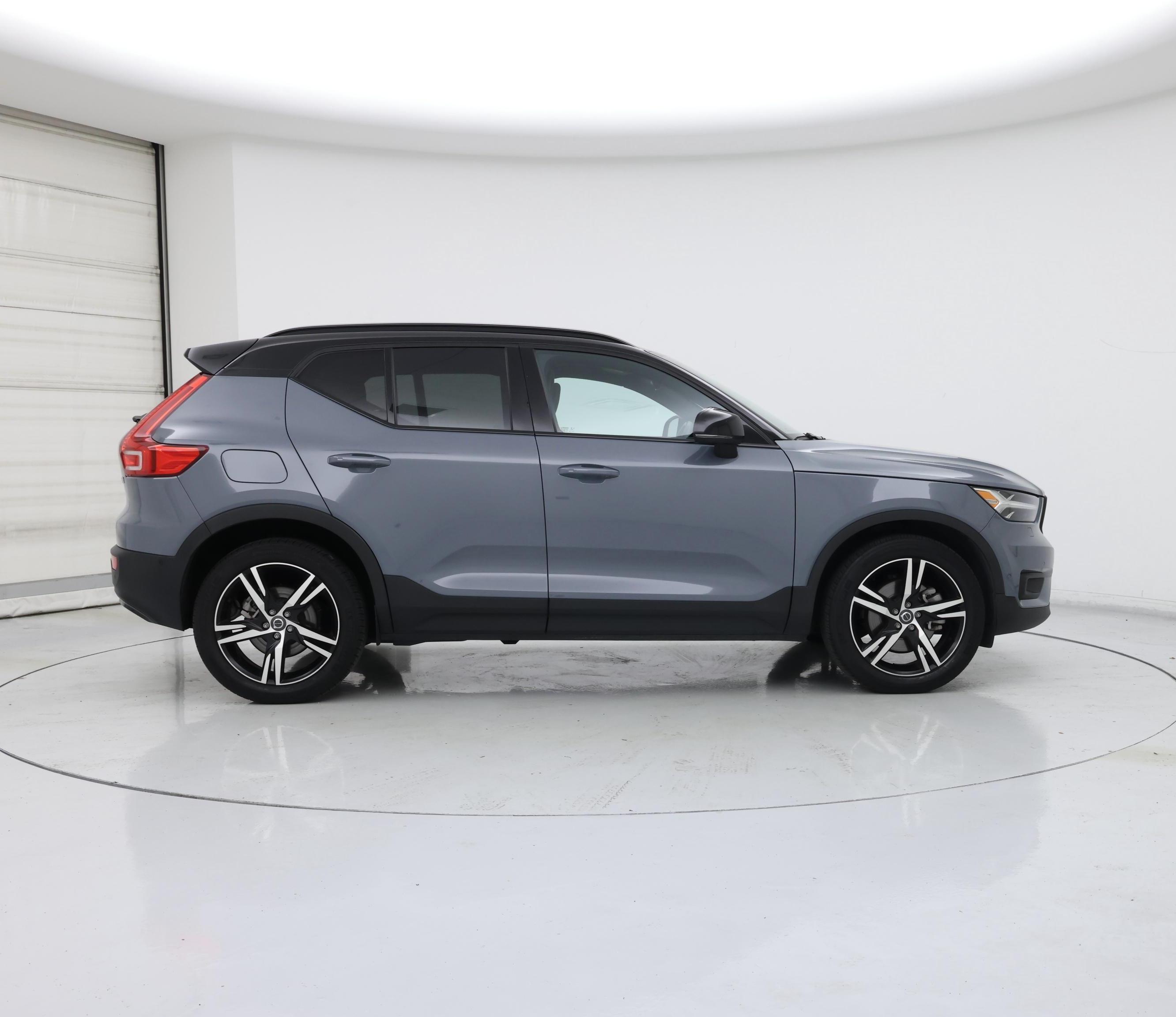Thumbnail: 2022 Volvo XC40 - 7