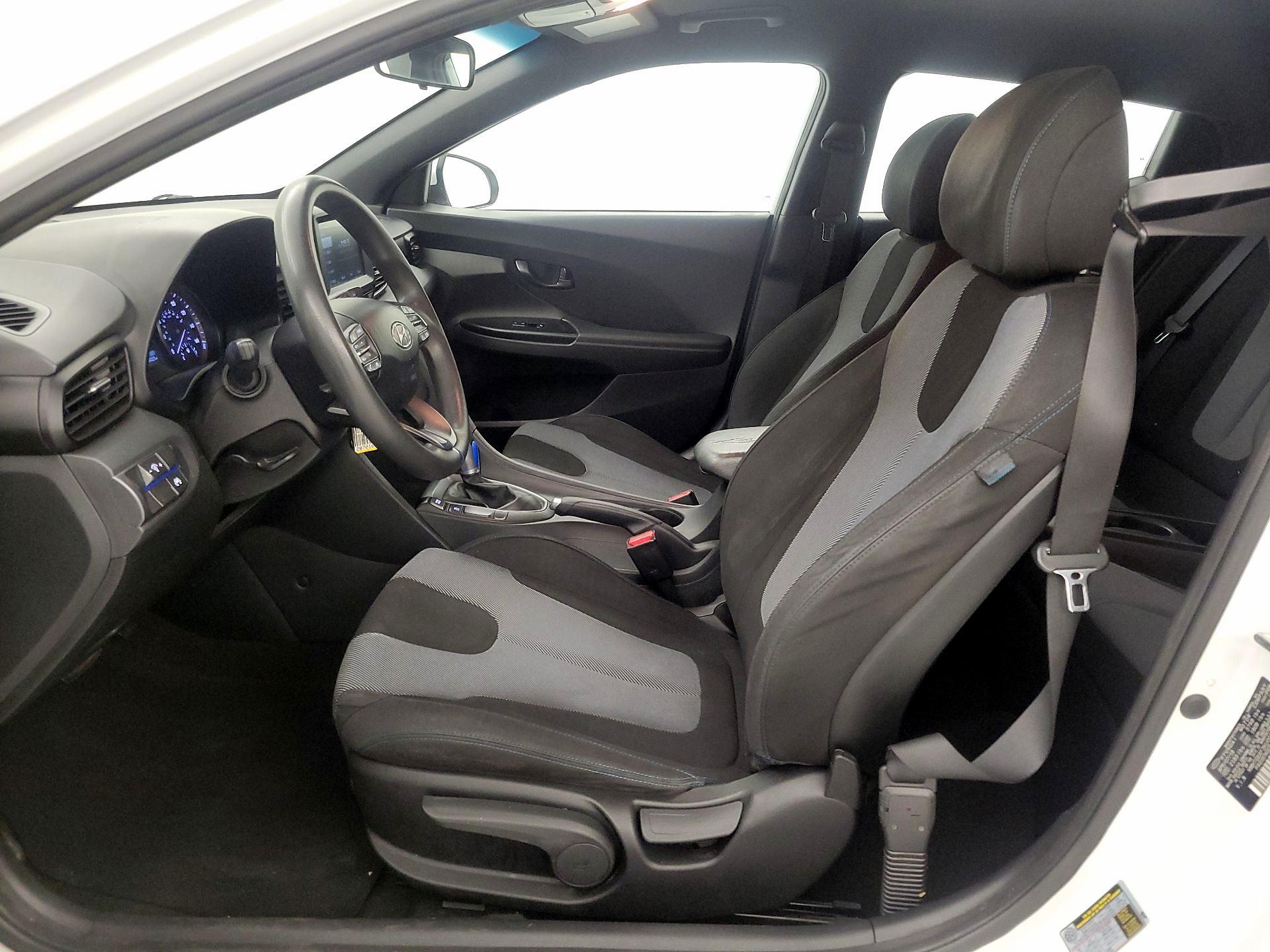 Thumbnail: 2019 Hyundai Veloster - 11