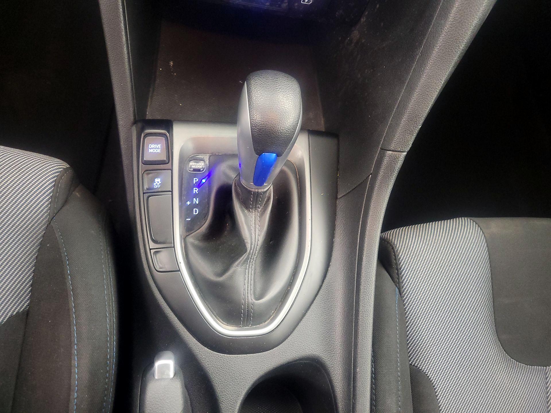 Thumbnail: 2019 Hyundai Veloster - 17