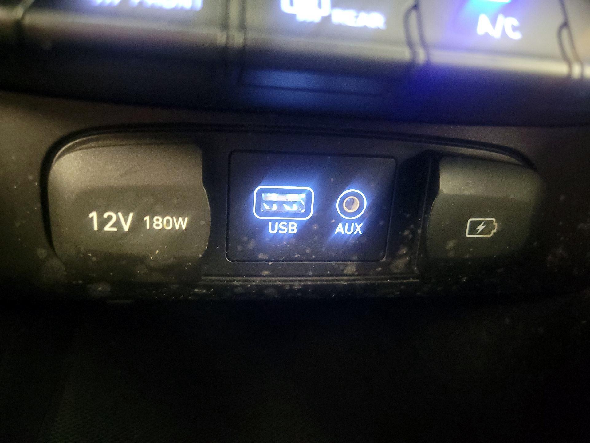 Thumbnail: 2019 Hyundai Veloster - 18