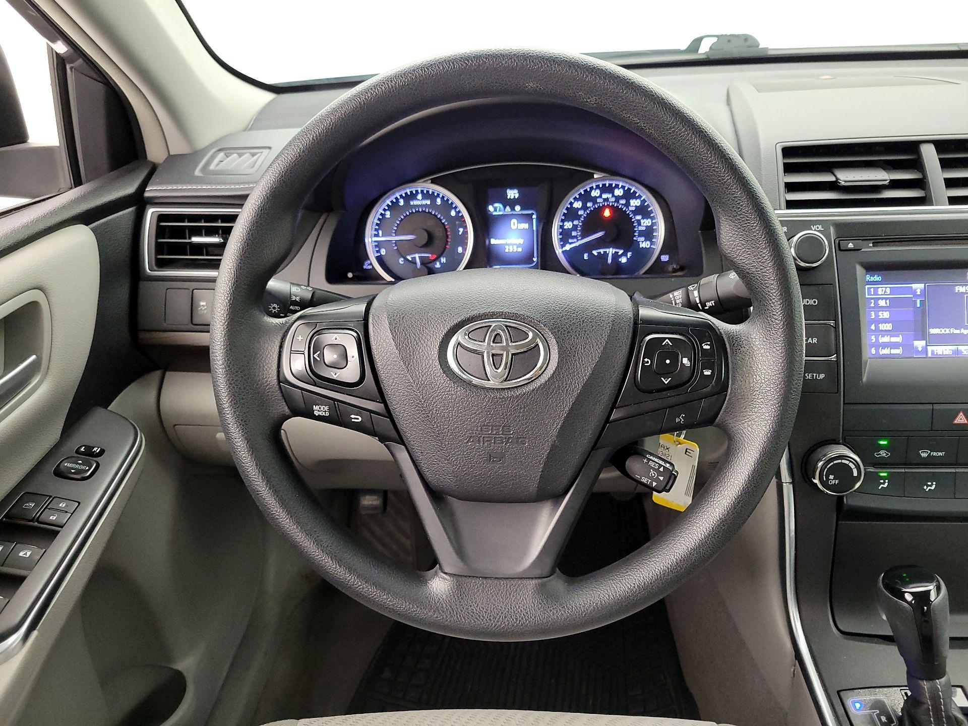 Thumbnail: 2017 Toyota Camry - 10