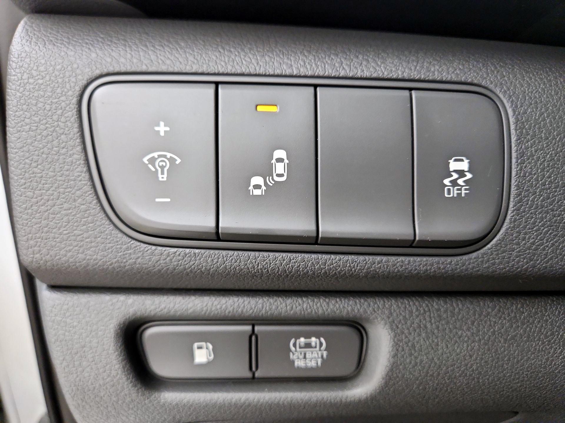 Thumbnail: 2017 Kia Niro - 13