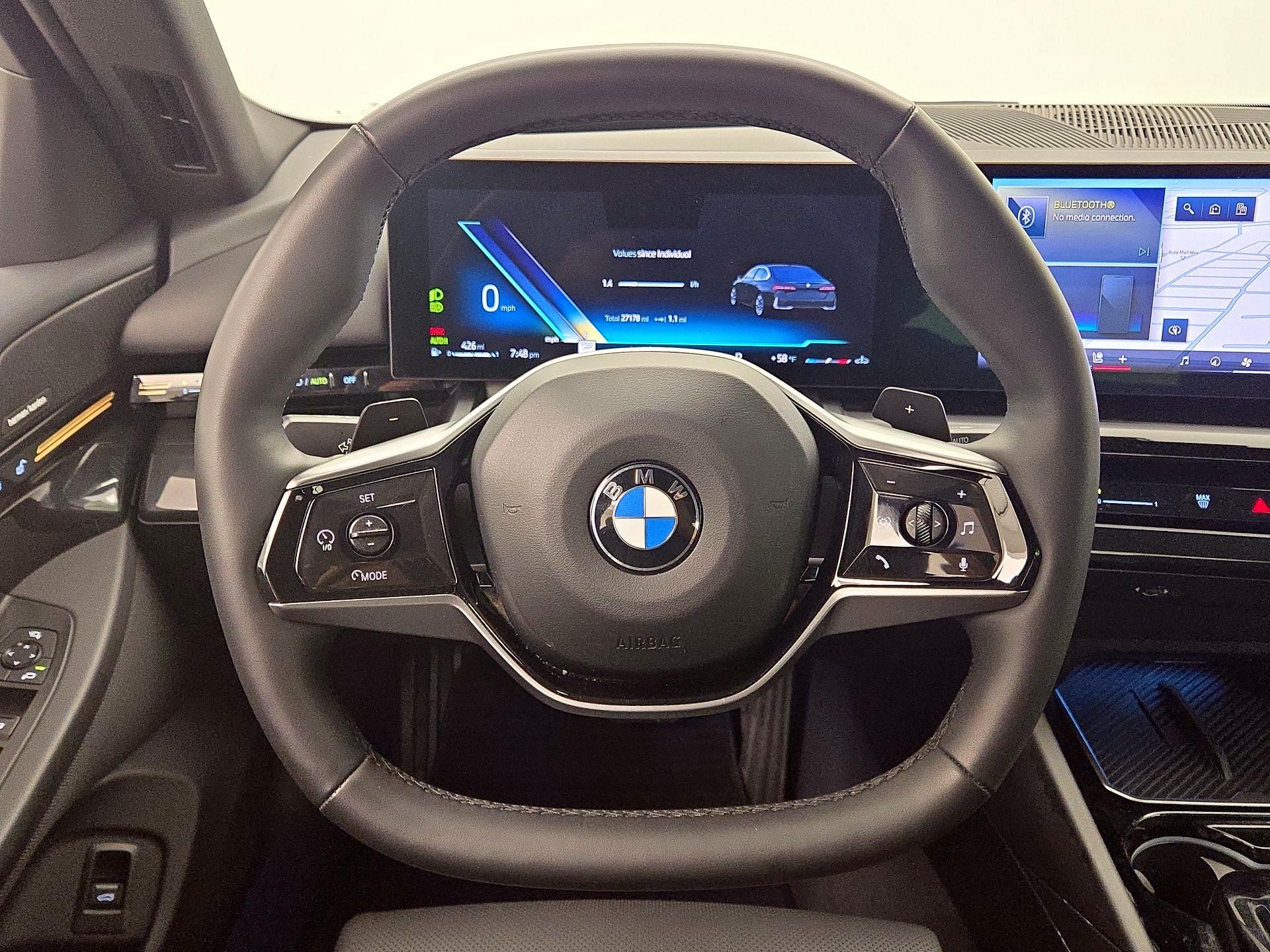 Thumbnail: 2025 BMW 5 Series - 10