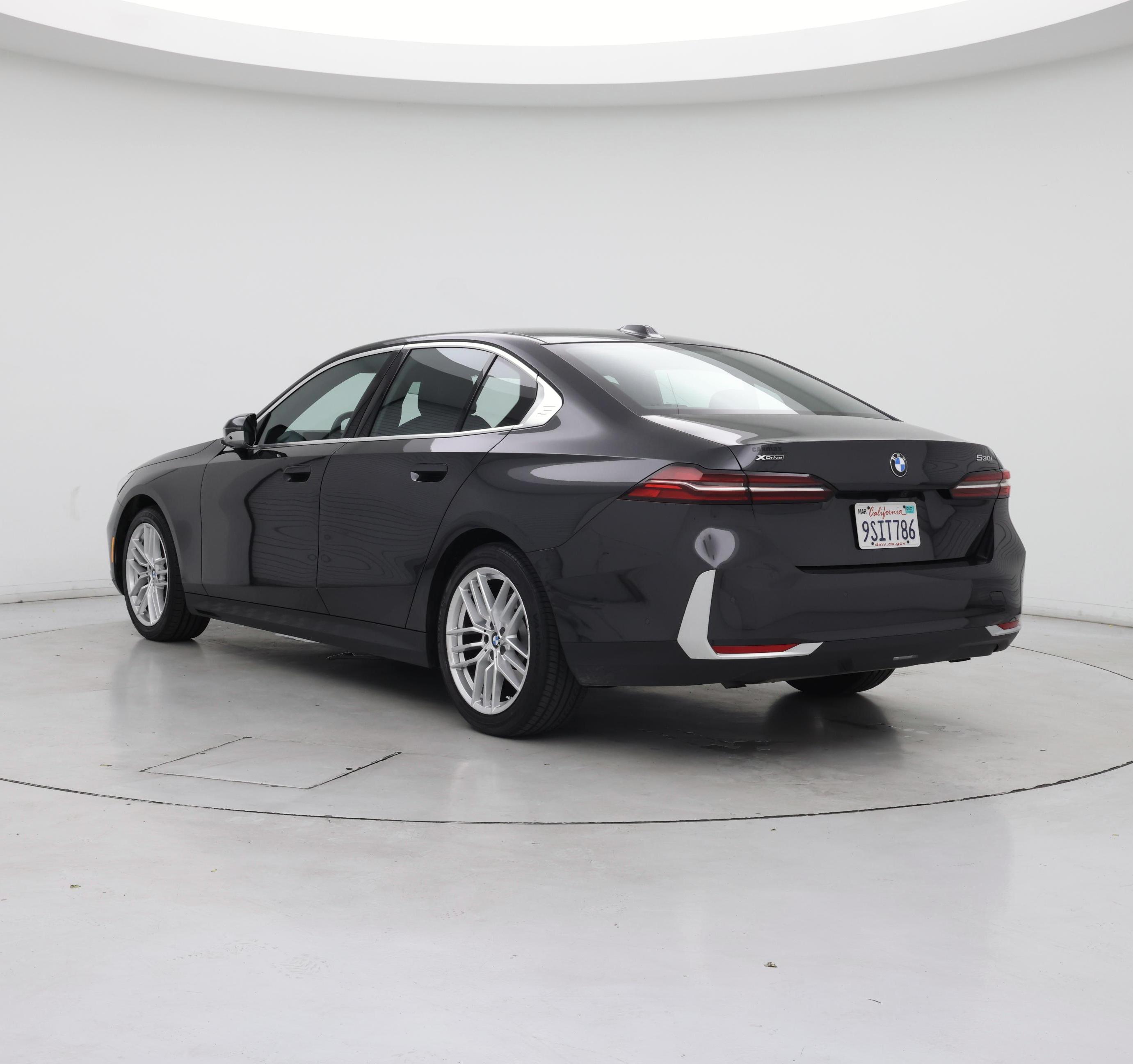 Thumbnail: 2025 BMW 5 Series - 2