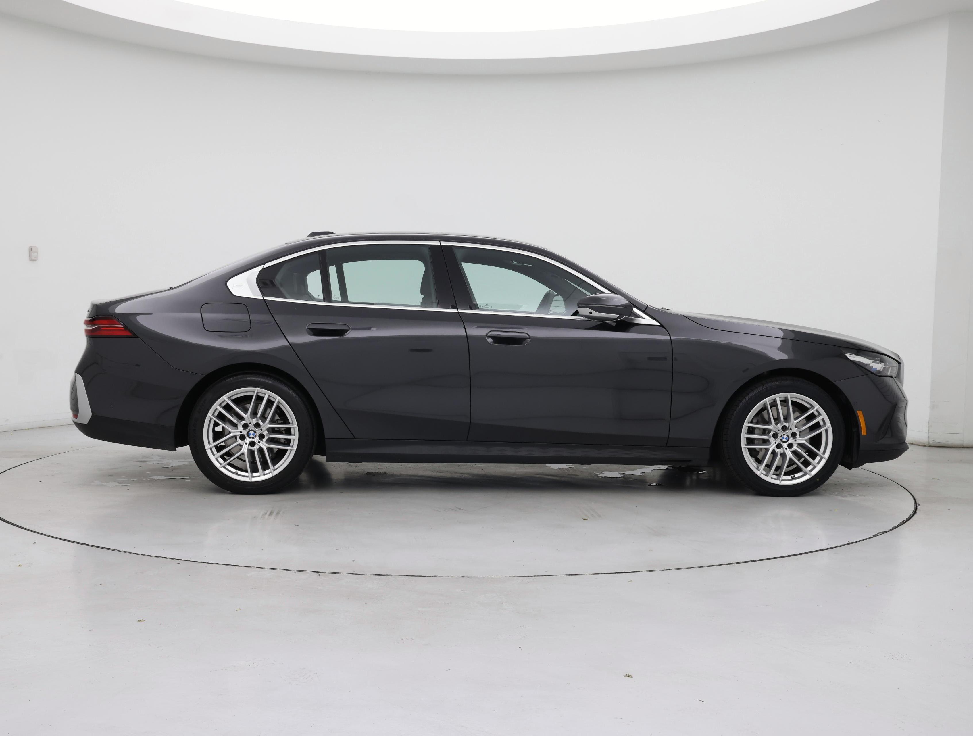 Thumbnail: 2025 BMW 5 Series - 7