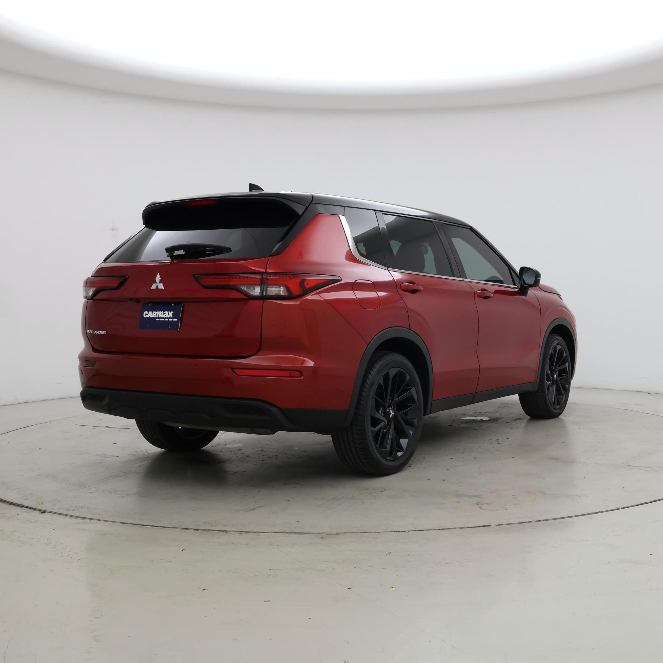 Thumbnail: 2023 Mitsubishi Outlander - 8