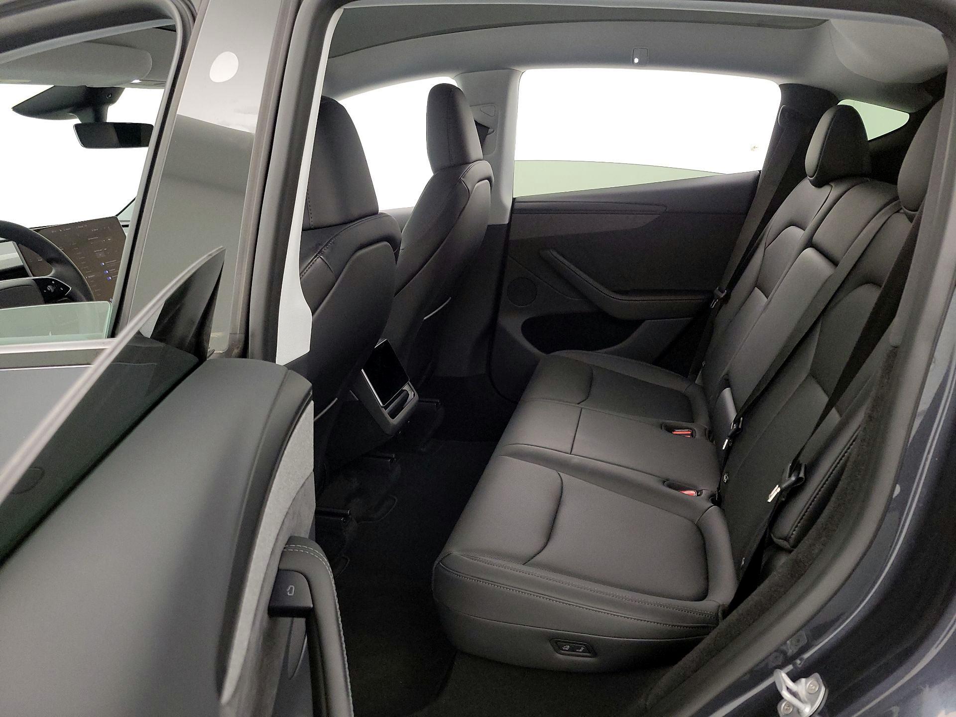 Thumbnail: 2026 Tesla Model Y - 18