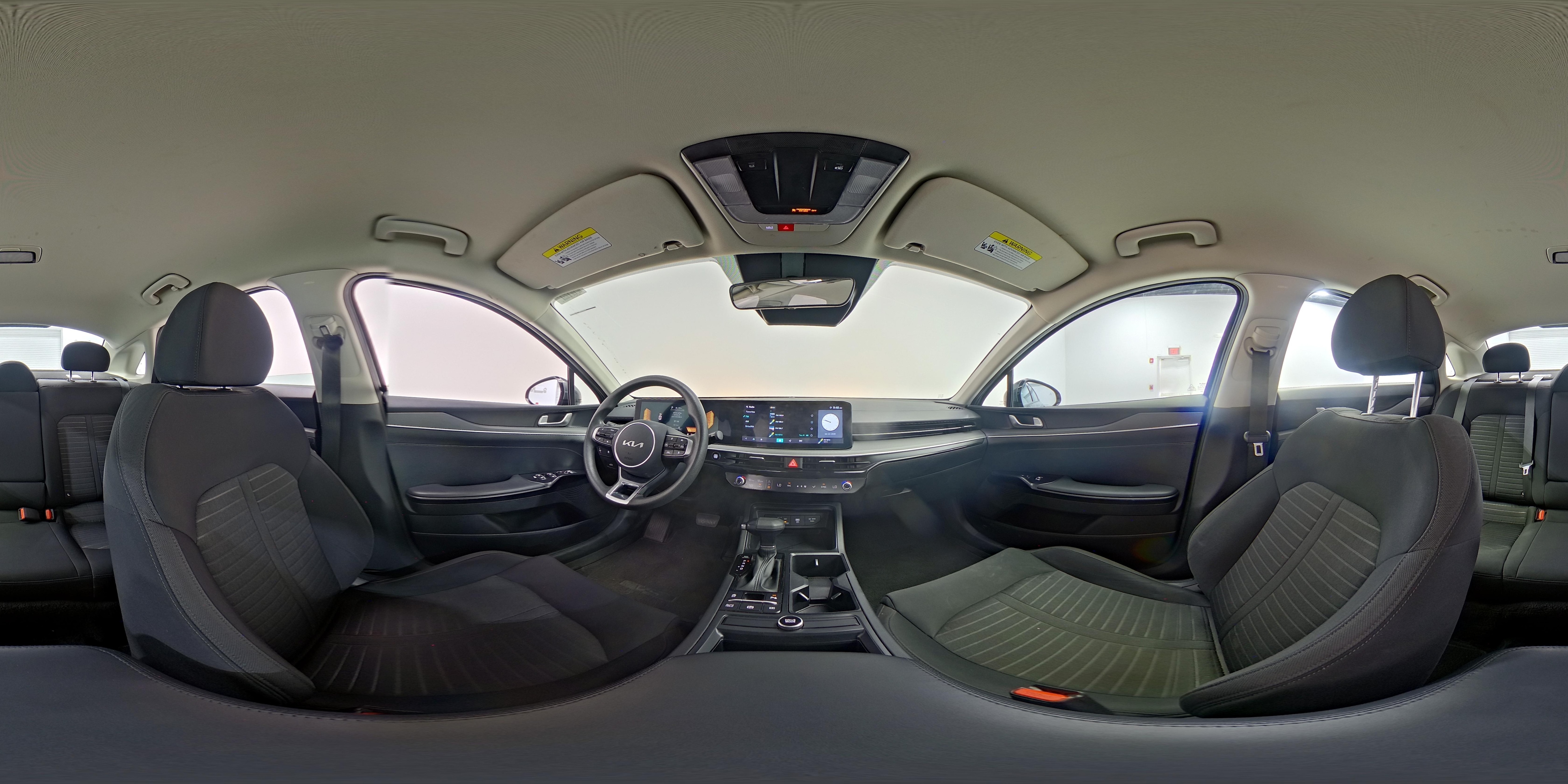 2025 Kia K5 LXS - Photo 24