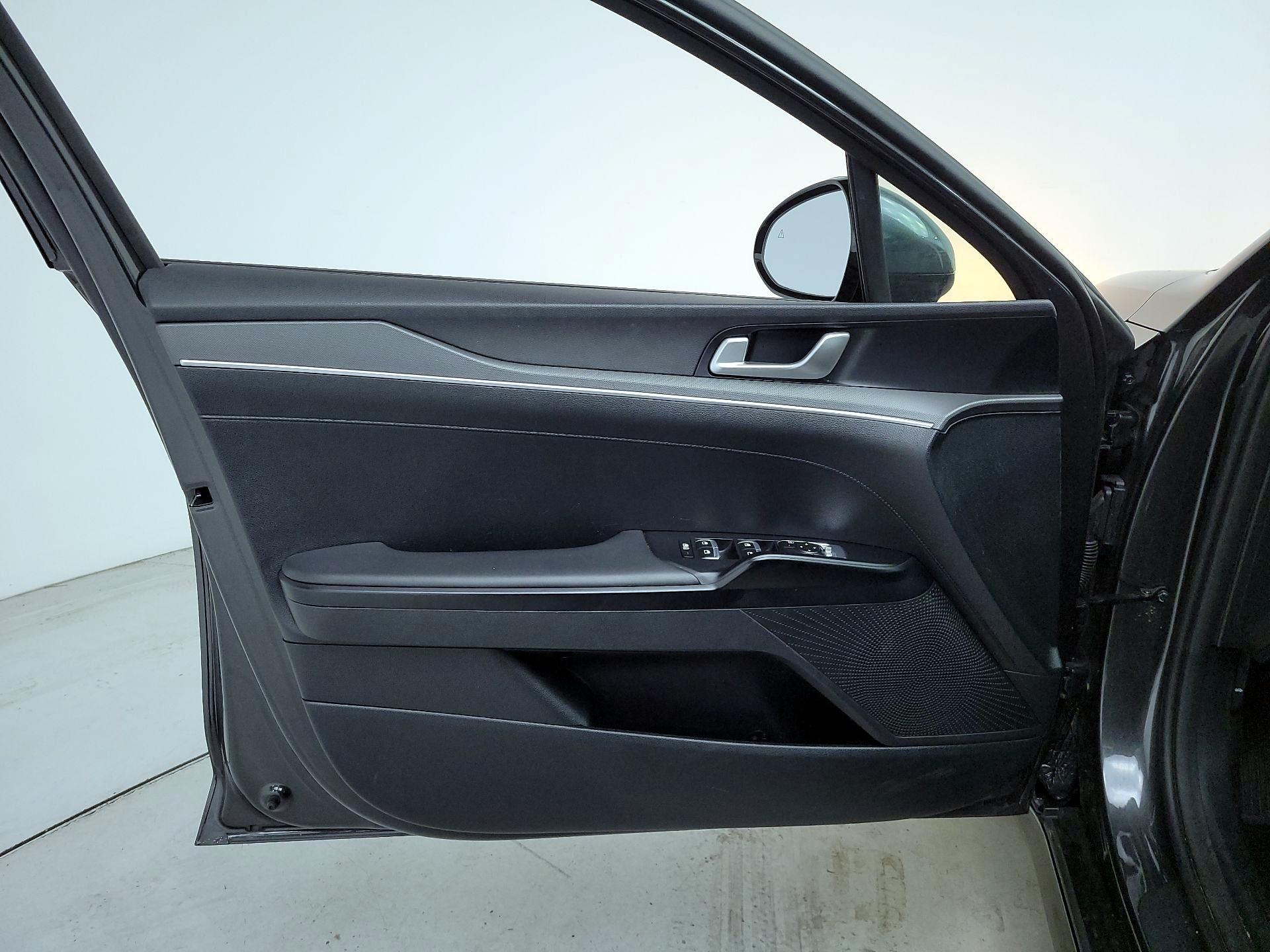 Thumbnail: 2025 Kia K5 - 12