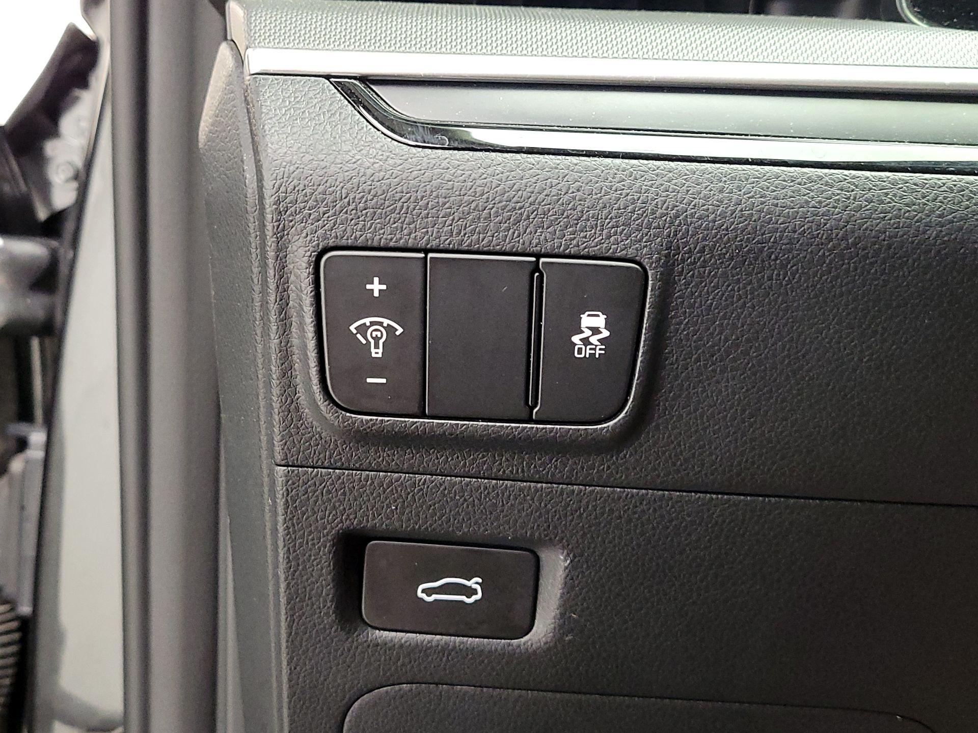 Thumbnail: 2025 Kia K5 - 13