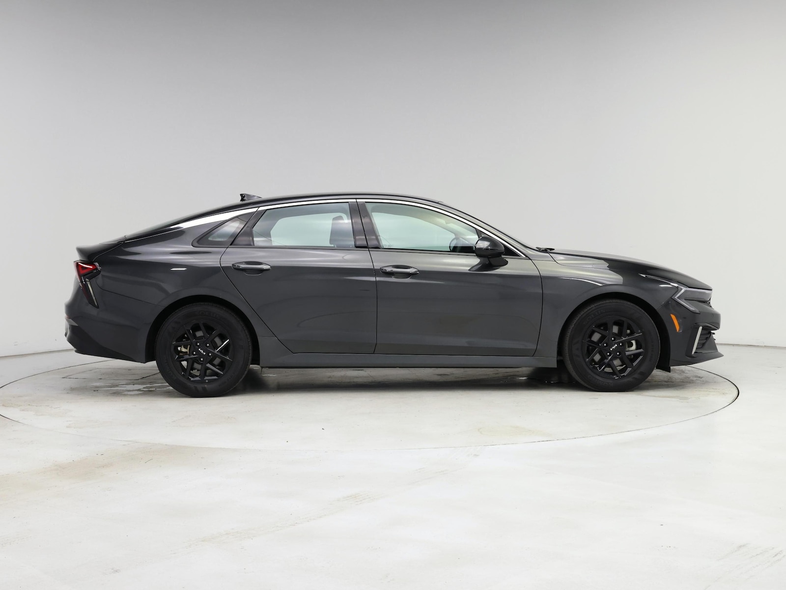 2025 Kia K5 LXS - Photo 8