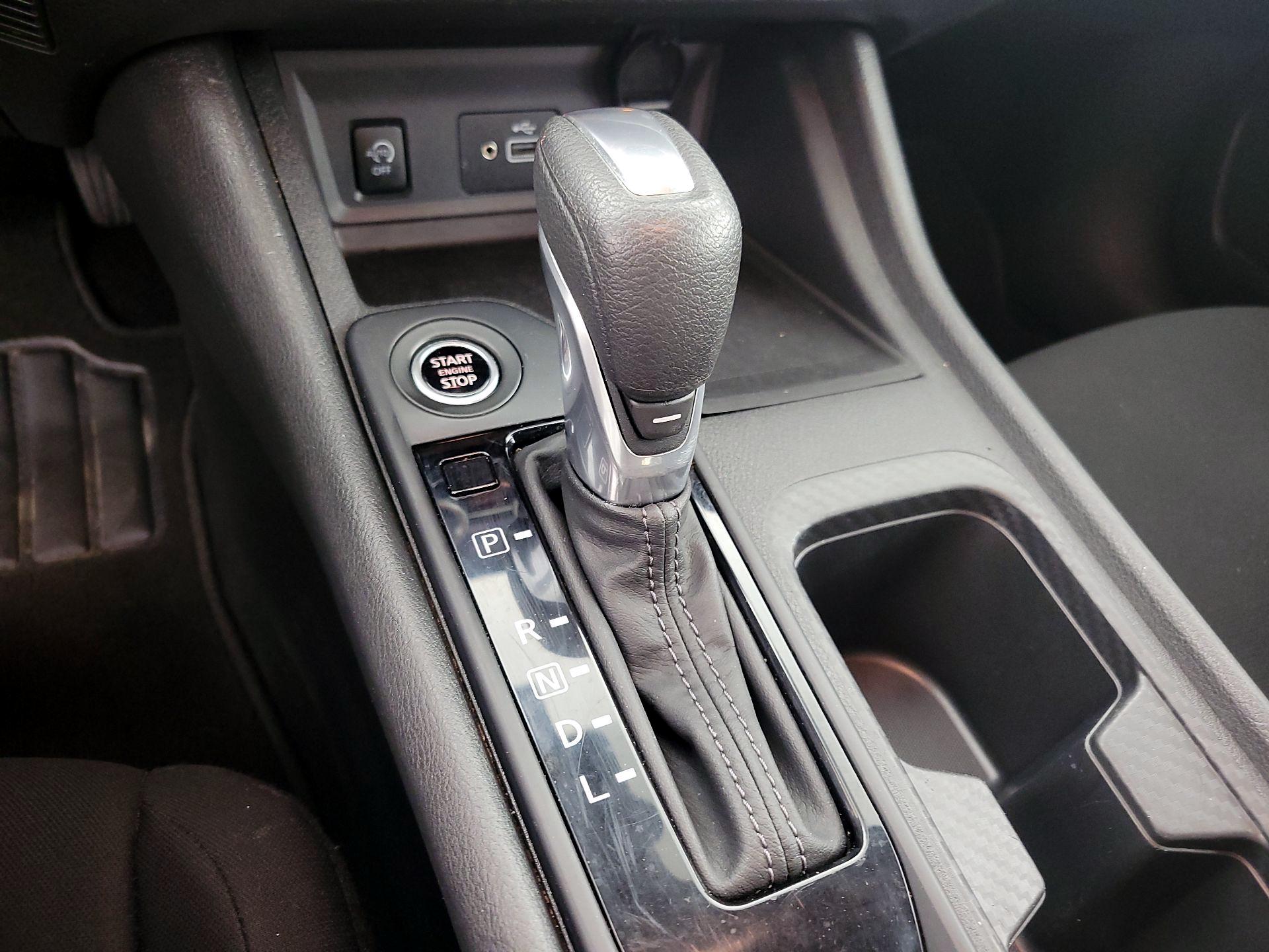 Thumbnail: 2025 Nissan Sentra - 17