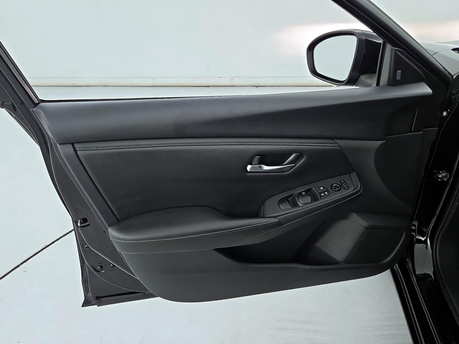 2025 Nissan Sentra SV - Photo 13