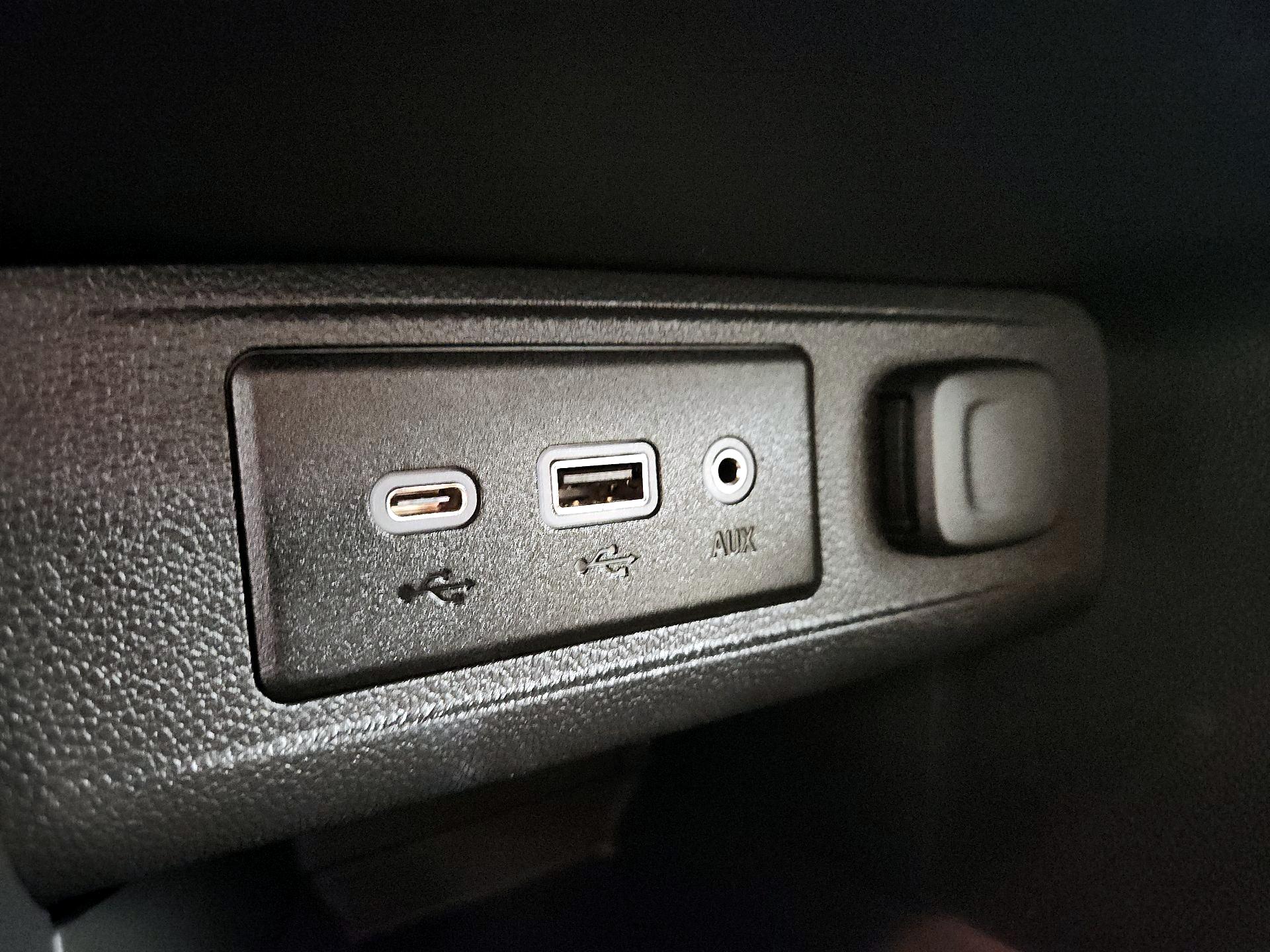 Thumbnail: 2023 Buick Encore GX - 19