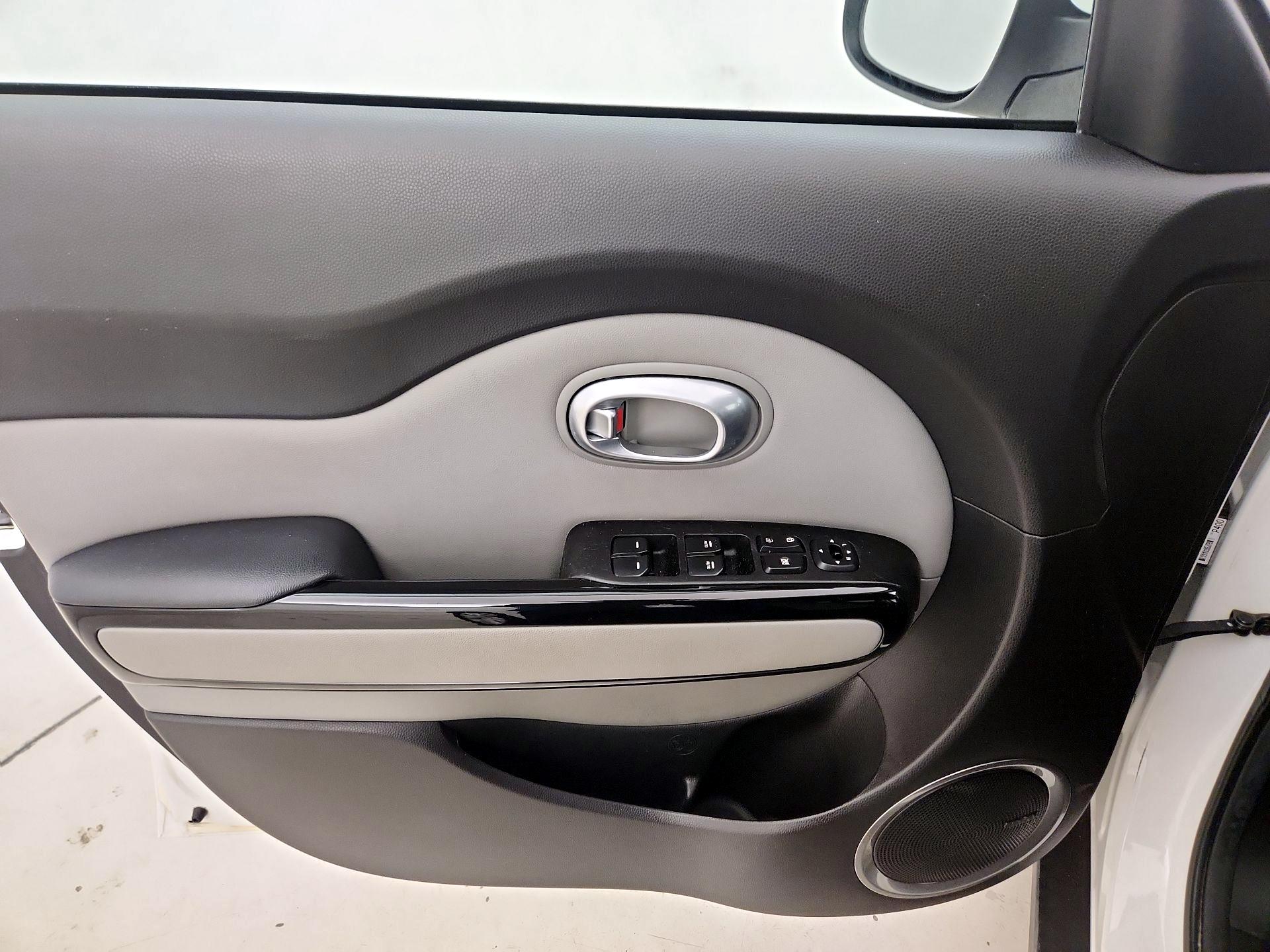 Thumbnail: 2016 Kia Soul - 12