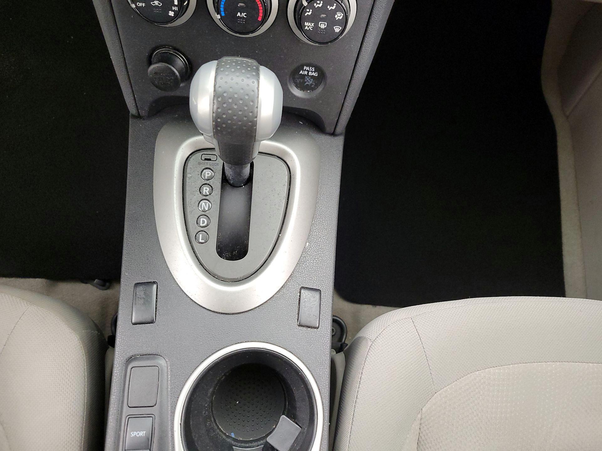 Thumbnail: 2015 Nissan Rogue - 17