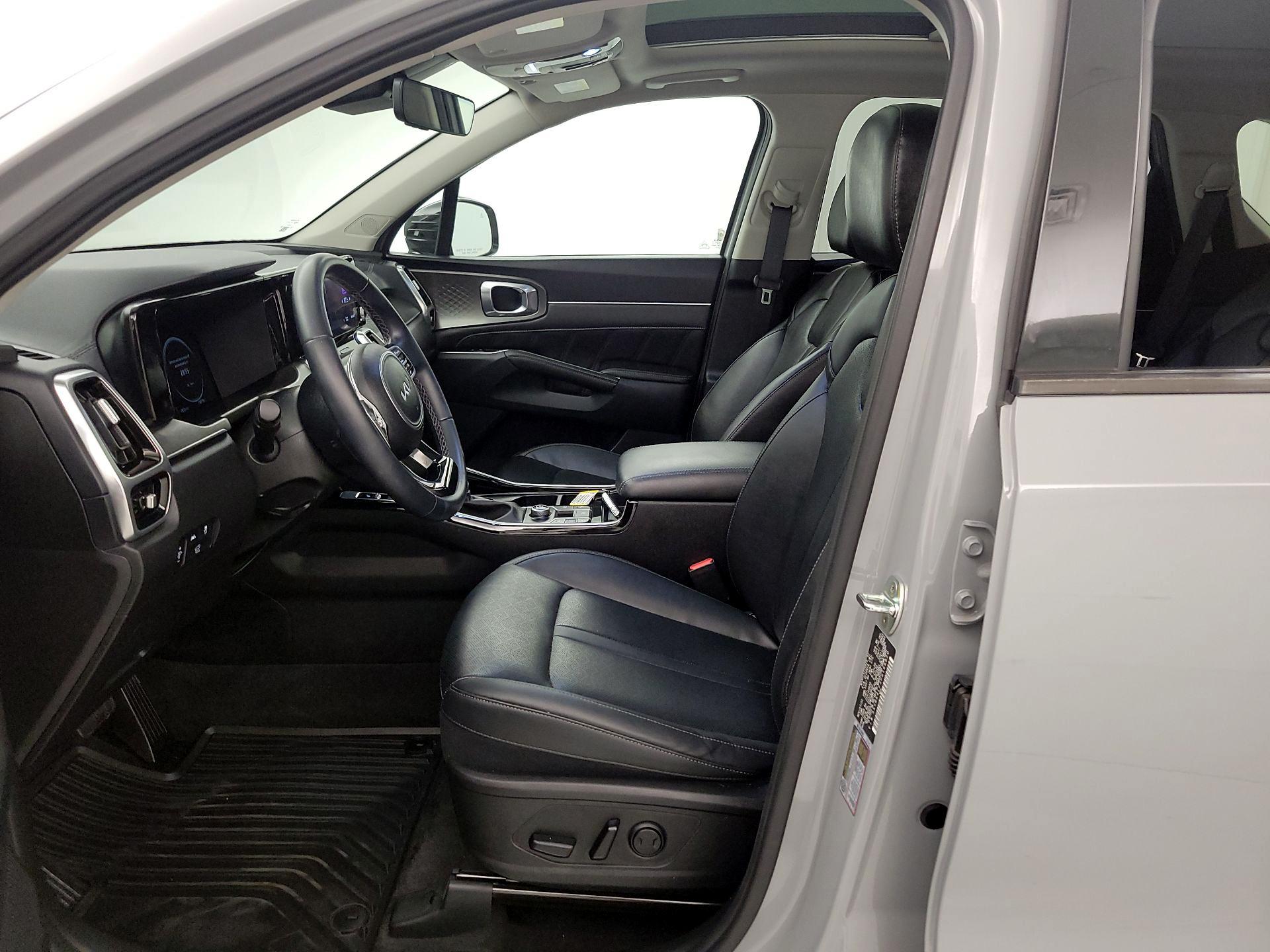 Thumbnail: 2023 Kia Sorento - 11