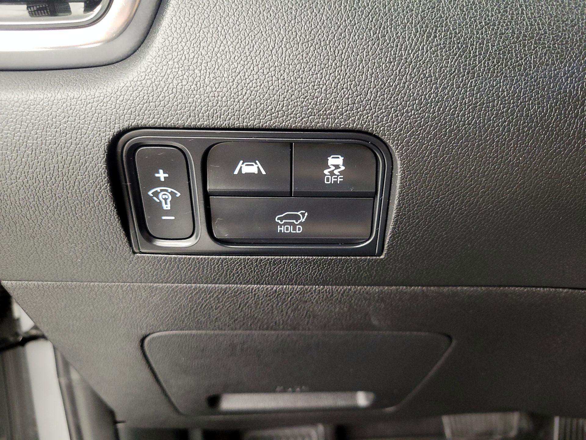 Thumbnail: 2023 Kia Sorento - 13