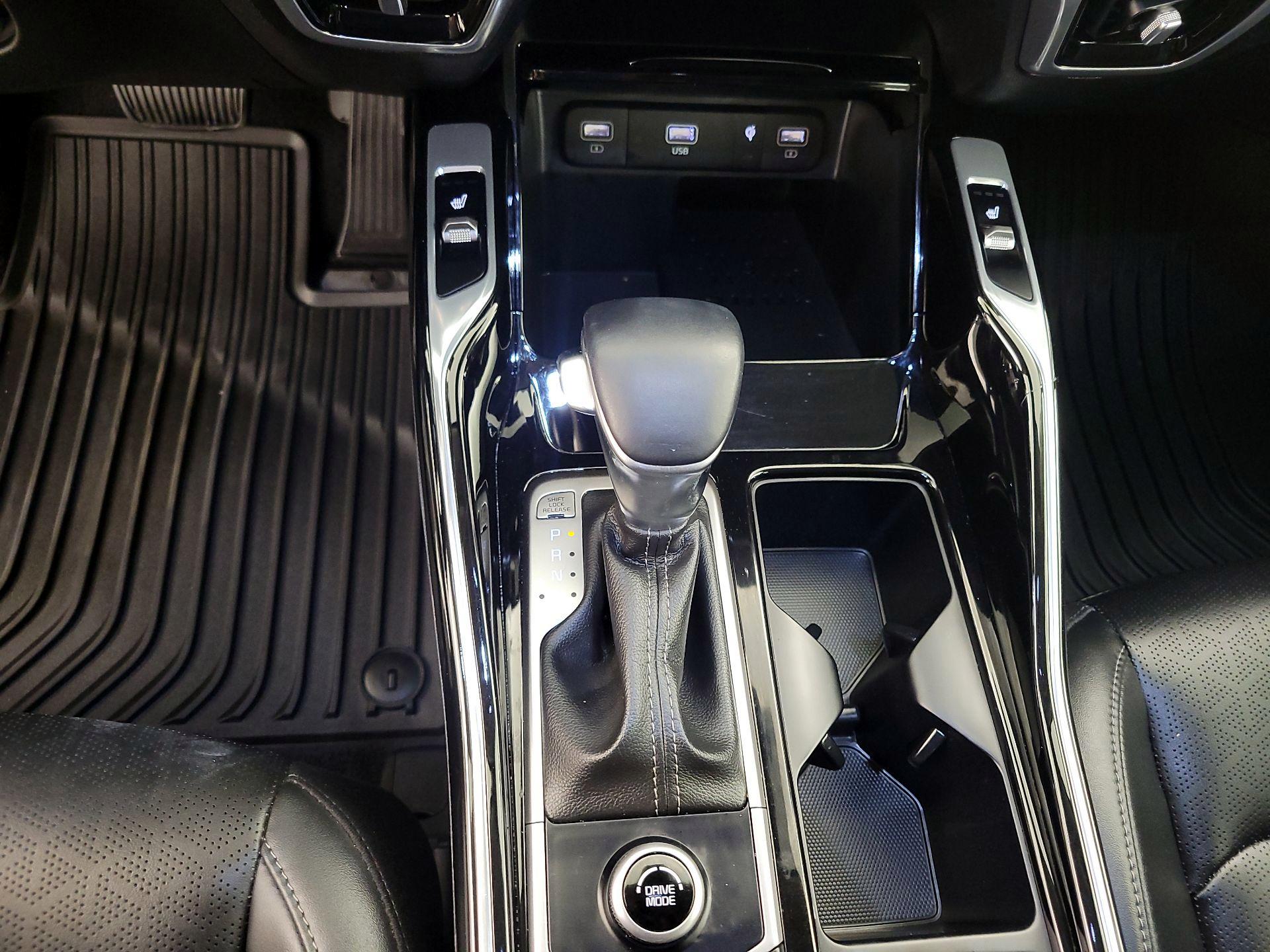 Thumbnail: 2023 Kia Sorento - 18