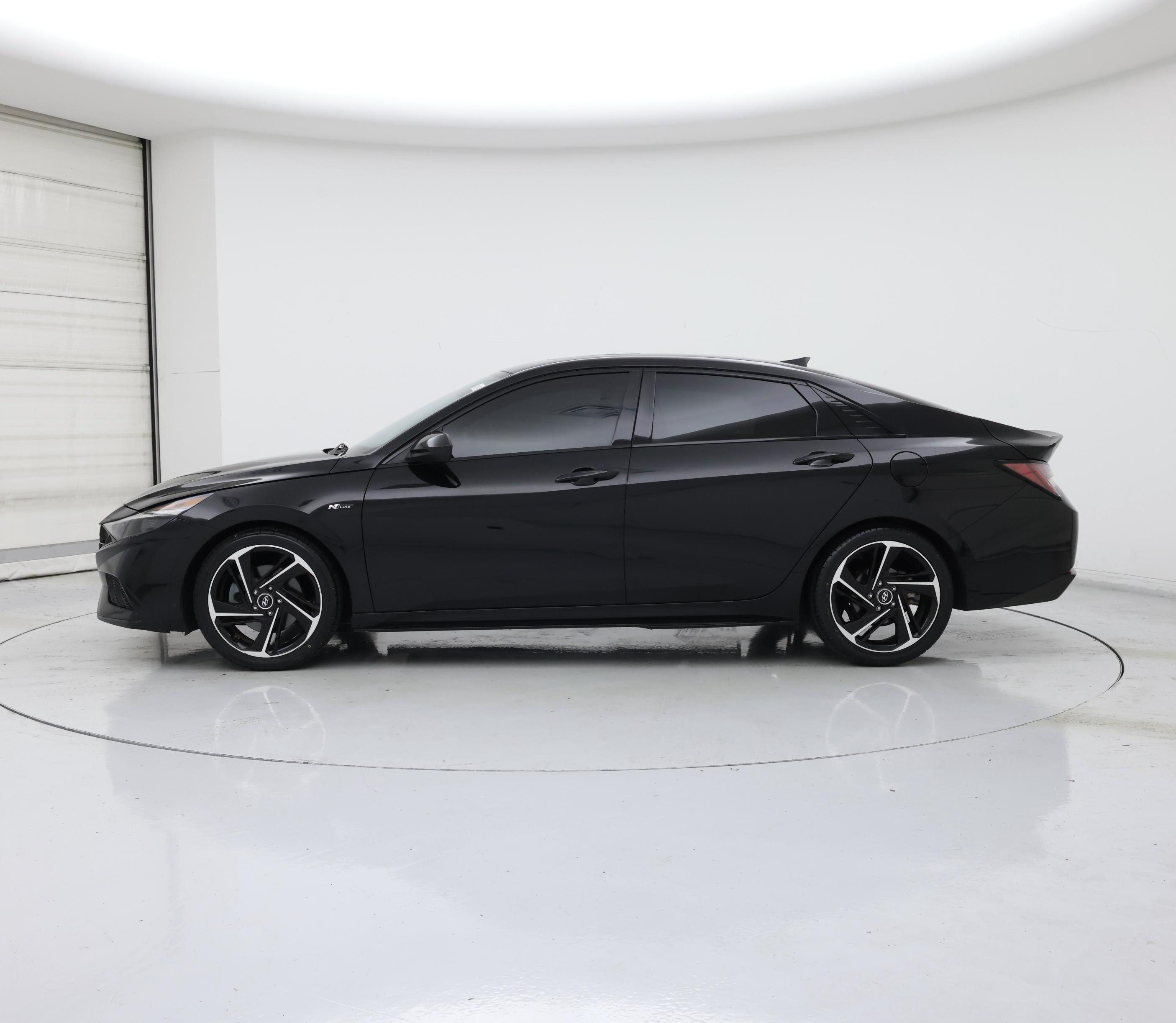 Thumbnail: 2022 Hyundai Elantra - 3