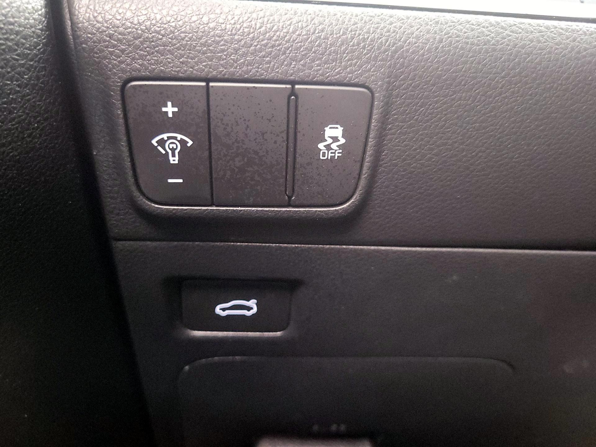 Thumbnail: 2025 Kia K5 - 13