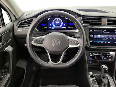 Steering Wheel & Instrument Cluster (On)
