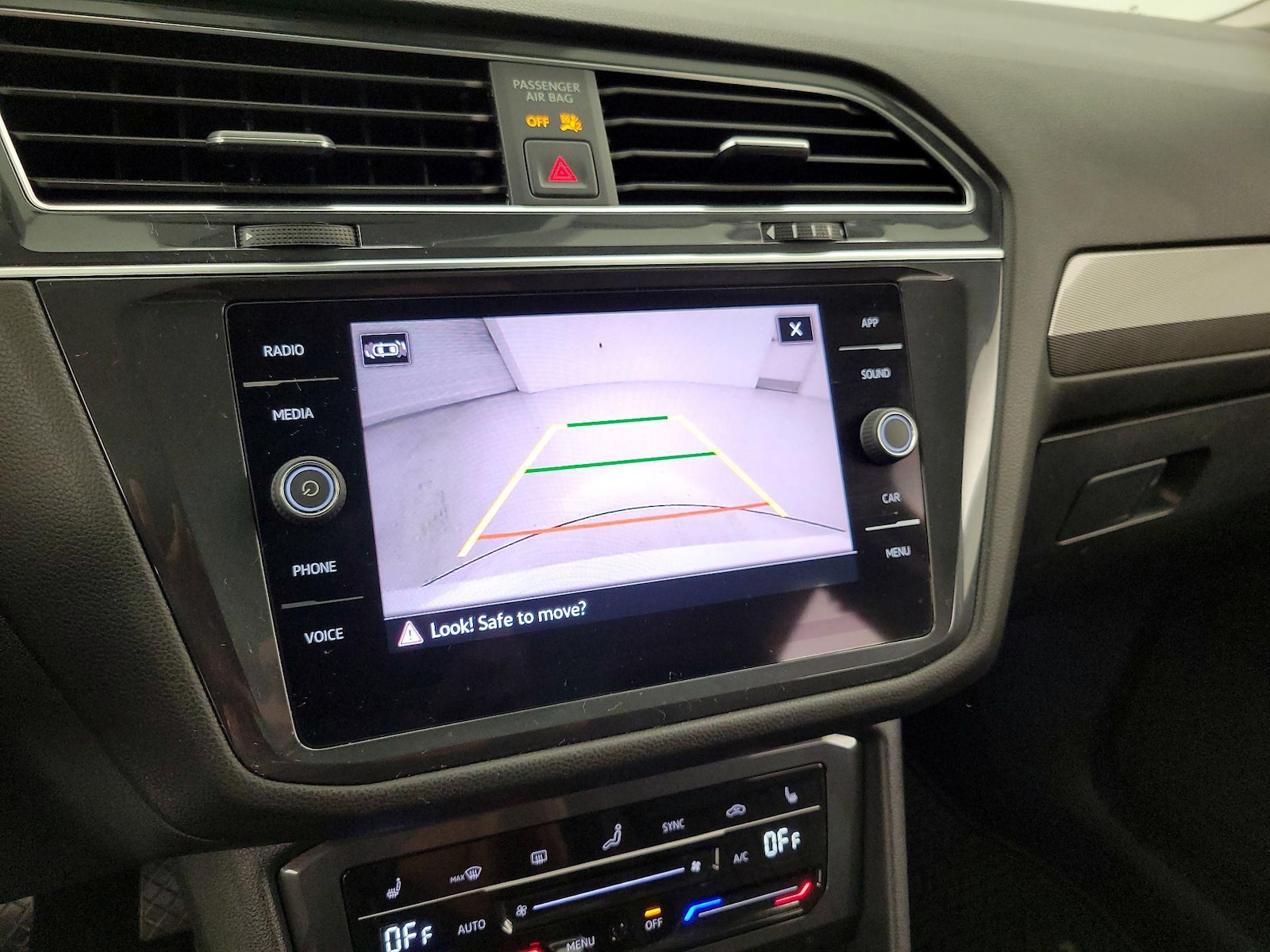 2022 Volkswagen Tiguan SE - Photo 15