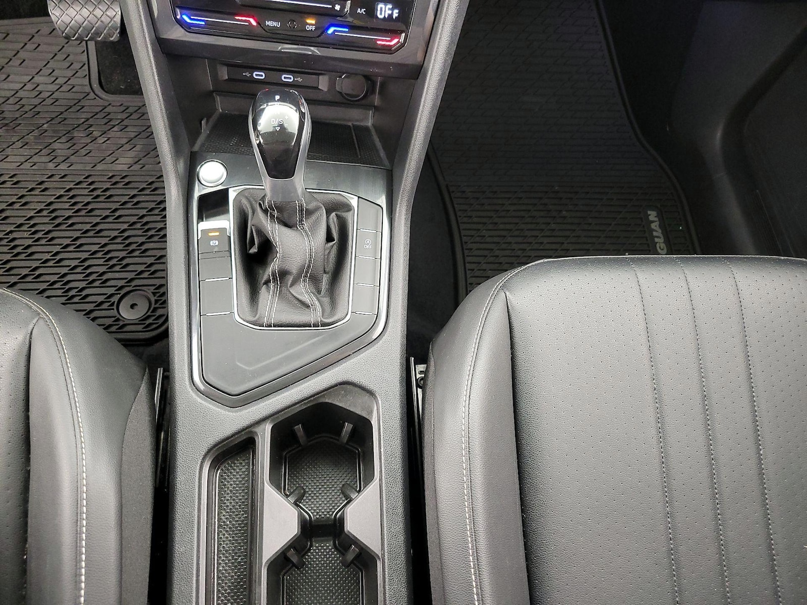 2022 Volkswagen Tiguan SE - Photo 18