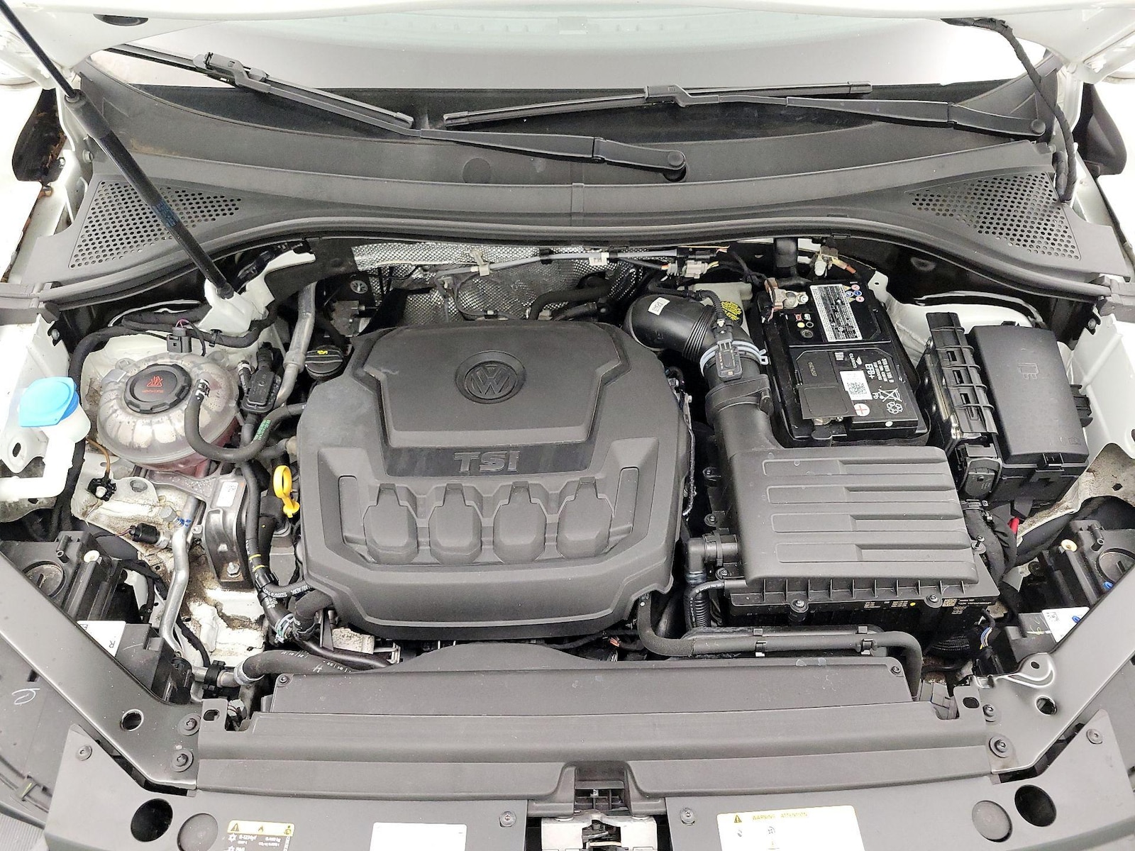 2022 Volkswagen Tiguan SE - Photo 23