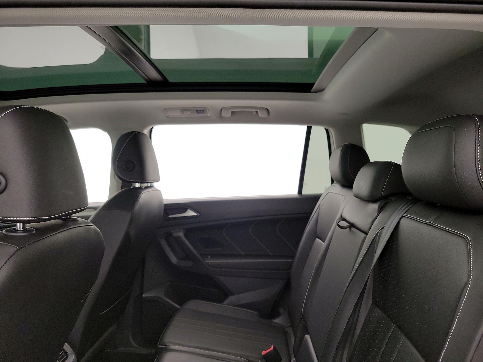 2022 Volkswagen Tiguan SE - Photo 24