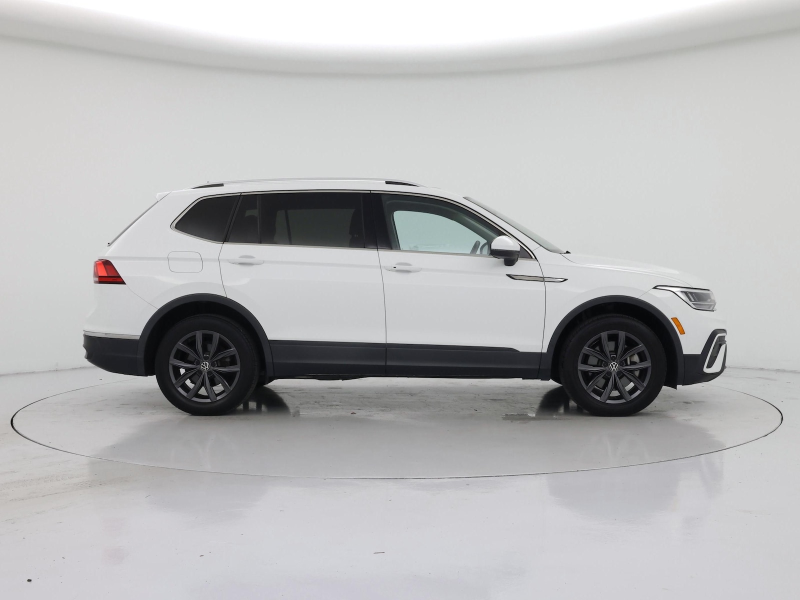 2022 Volkswagen Tiguan SE - Photo 8