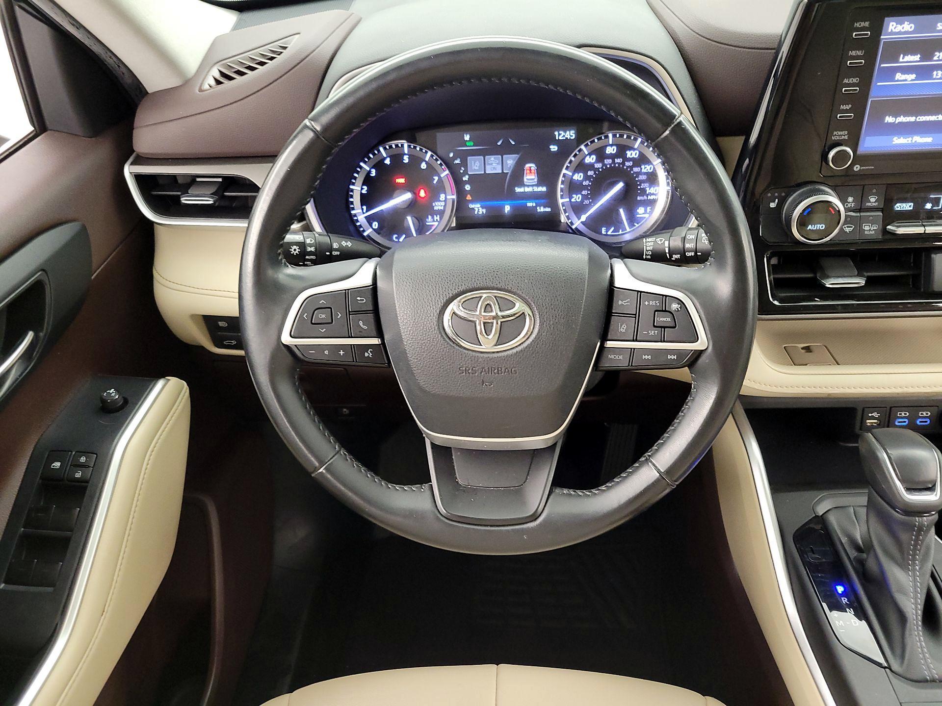 Thumbnail: 2022 Toyota Highlander - 10