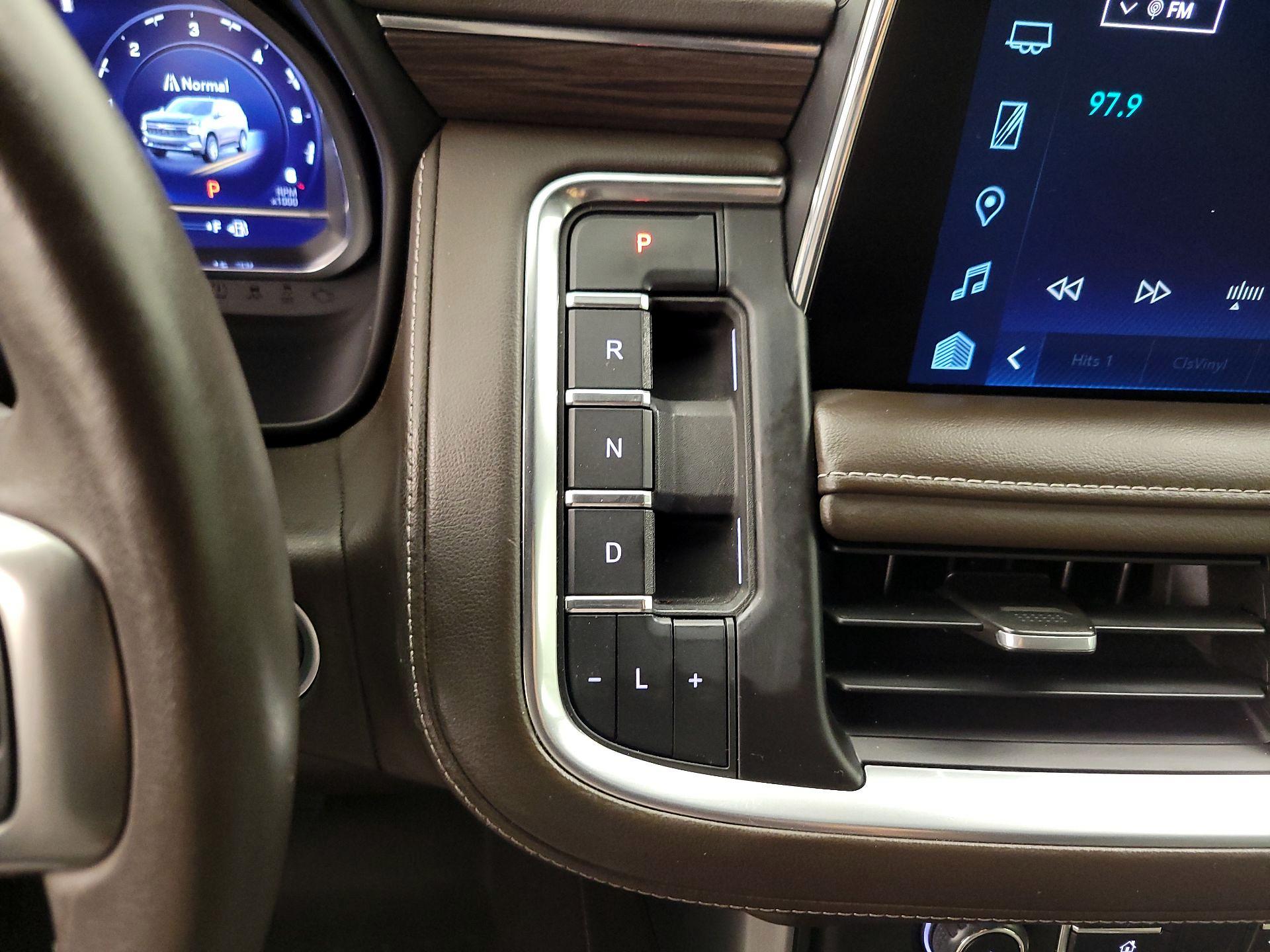 Thumbnail: 2022 Chevrolet Suburban - 17