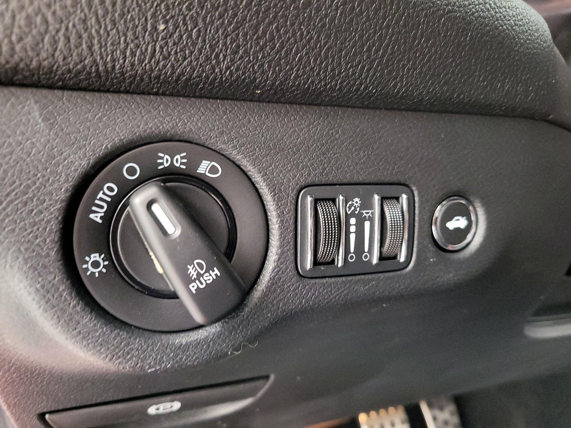 Thumbnail: 2016 Dodge Challenger - 13