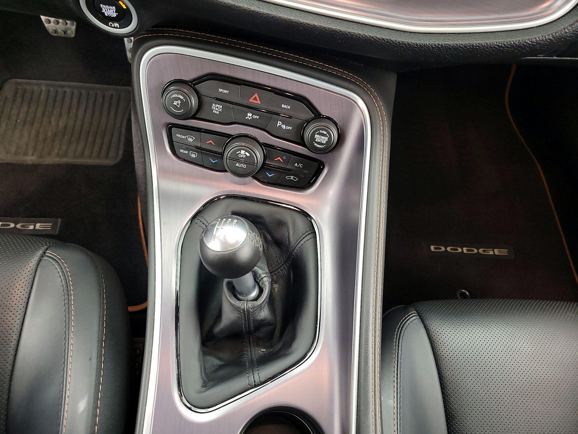 Thumbnail: 2016 Dodge Challenger - 17