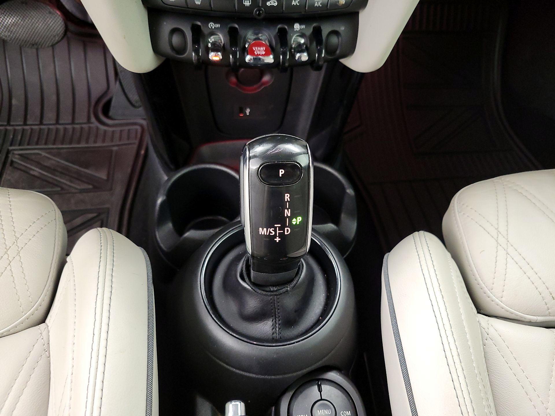 Thumbnail: 2020 MINI Cooper Hardtop - 17