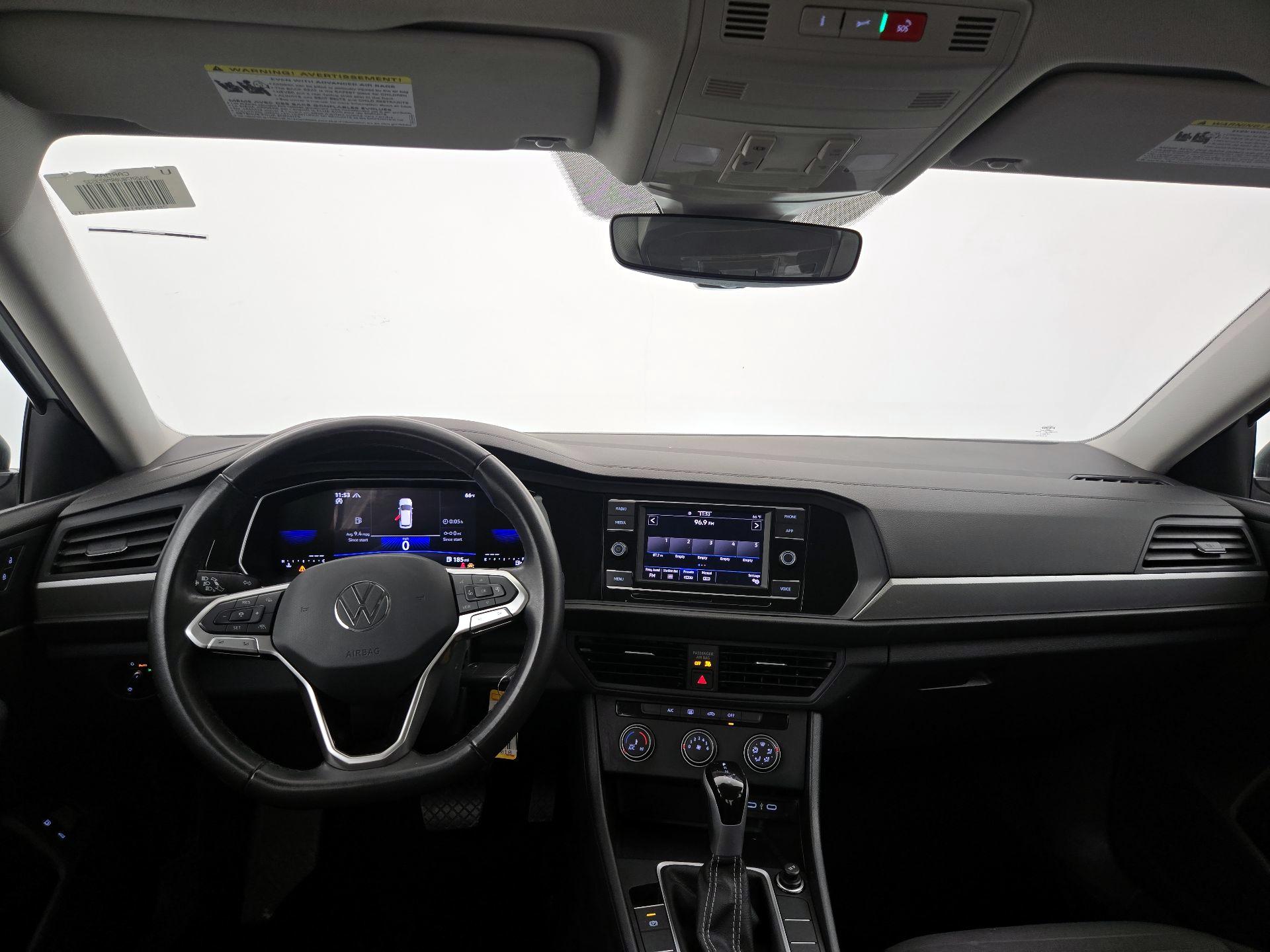 Thumbnail: 2024 Volkswagen Jetta - 9