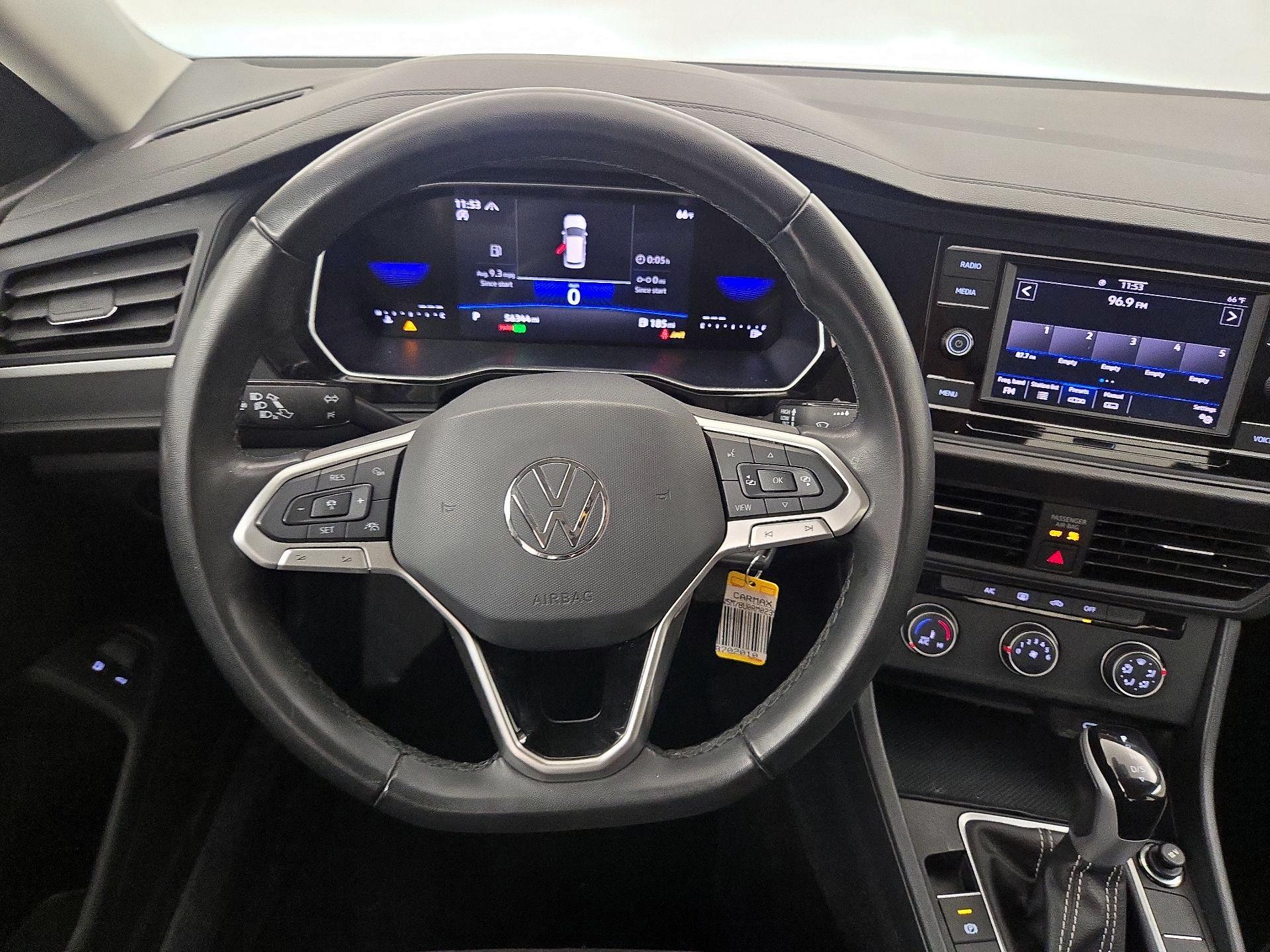 Thumbnail: 2024 Volkswagen Jetta - 10