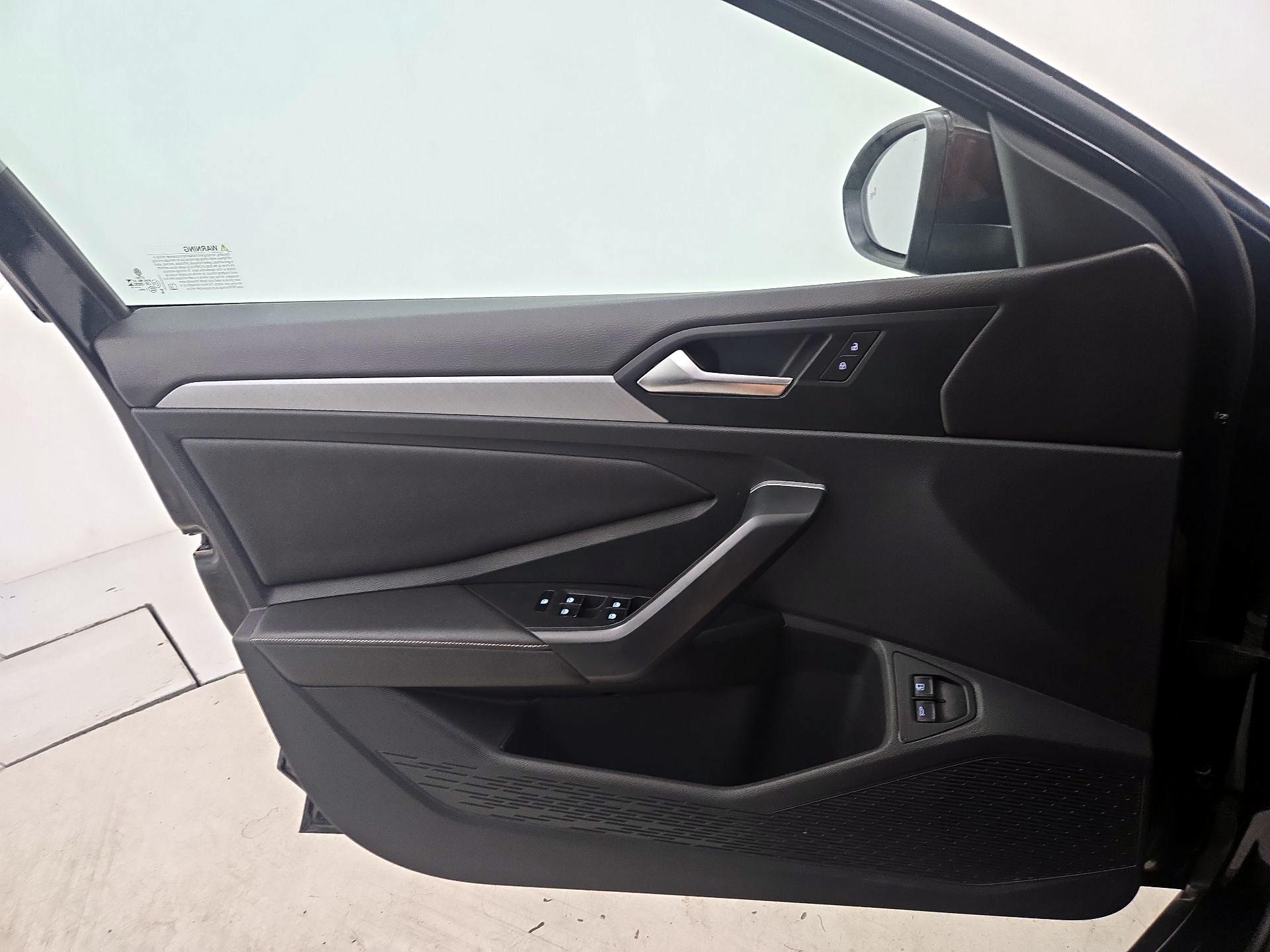 Thumbnail: 2024 Volkswagen Jetta - 12
