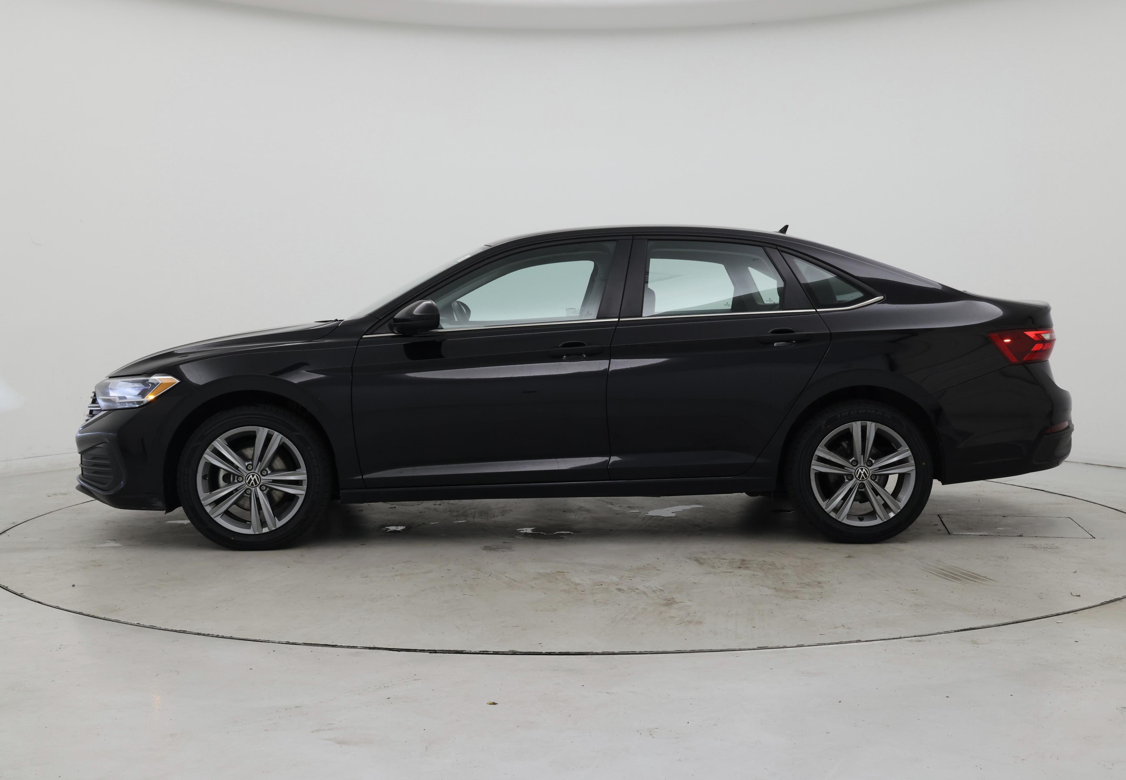 Thumbnail: 2024 Volkswagen Jetta - 3