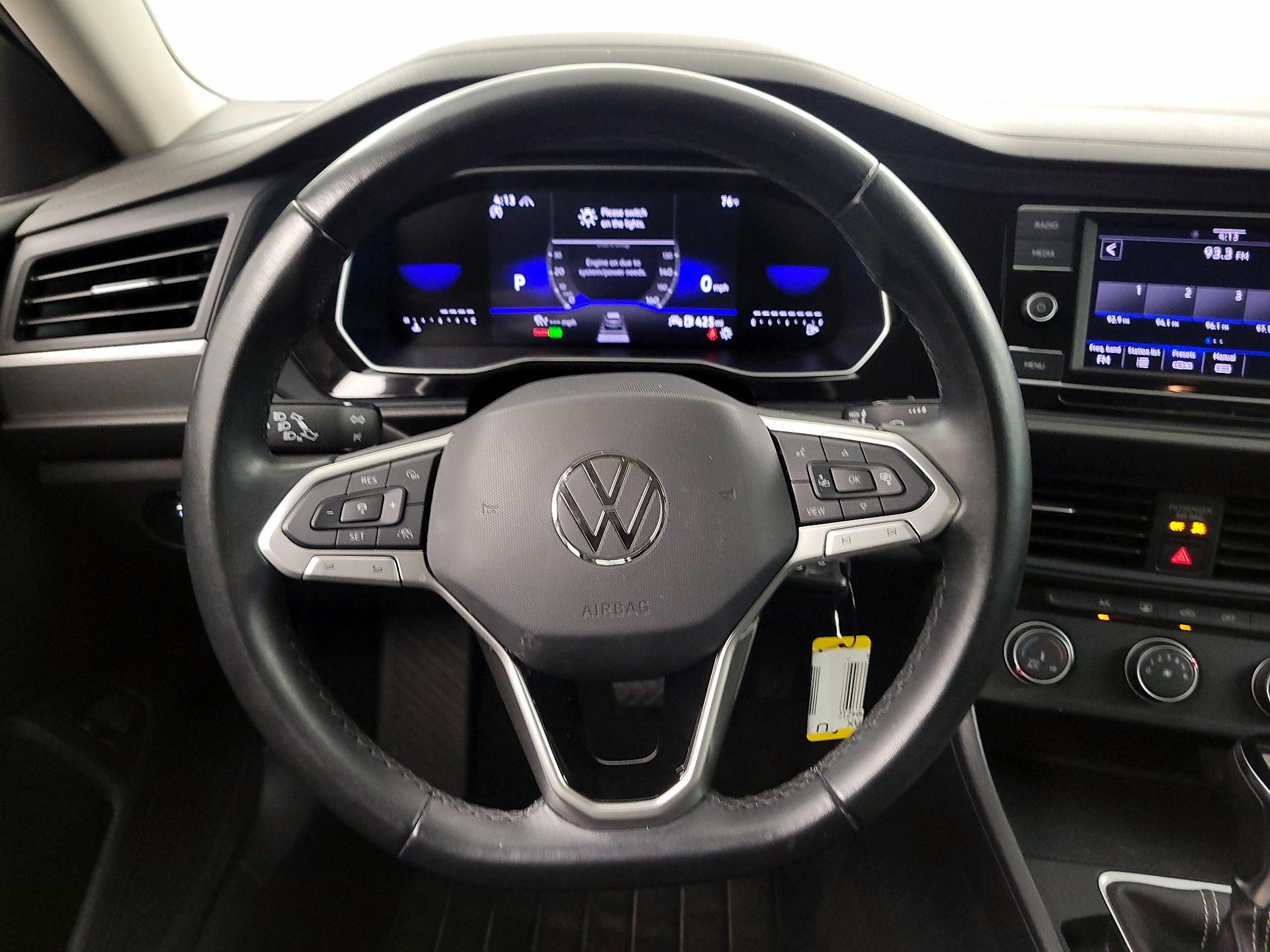 Thumbnail: 2024 Volkswagen Jetta - 10