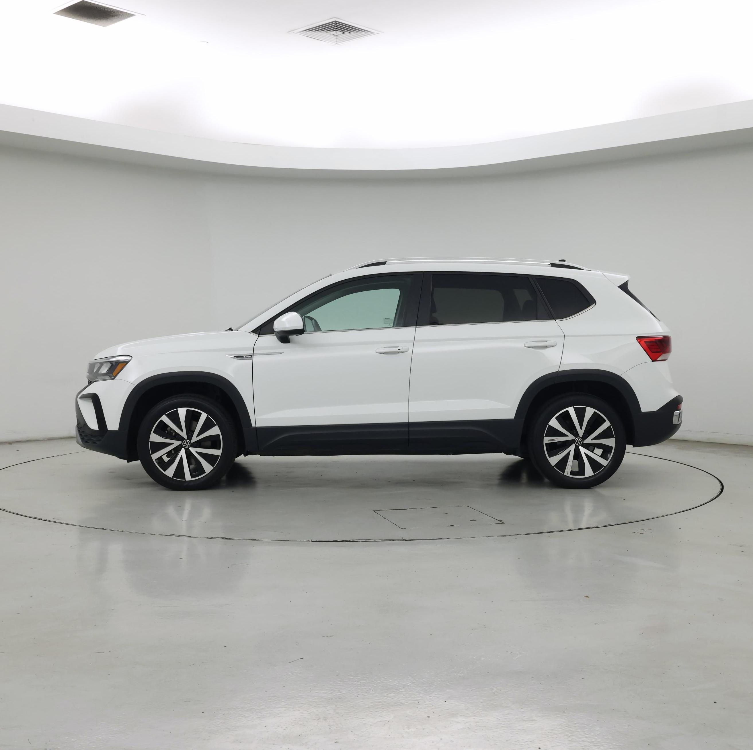 Thumbnail: 2024 Volkswagen Taos - 3