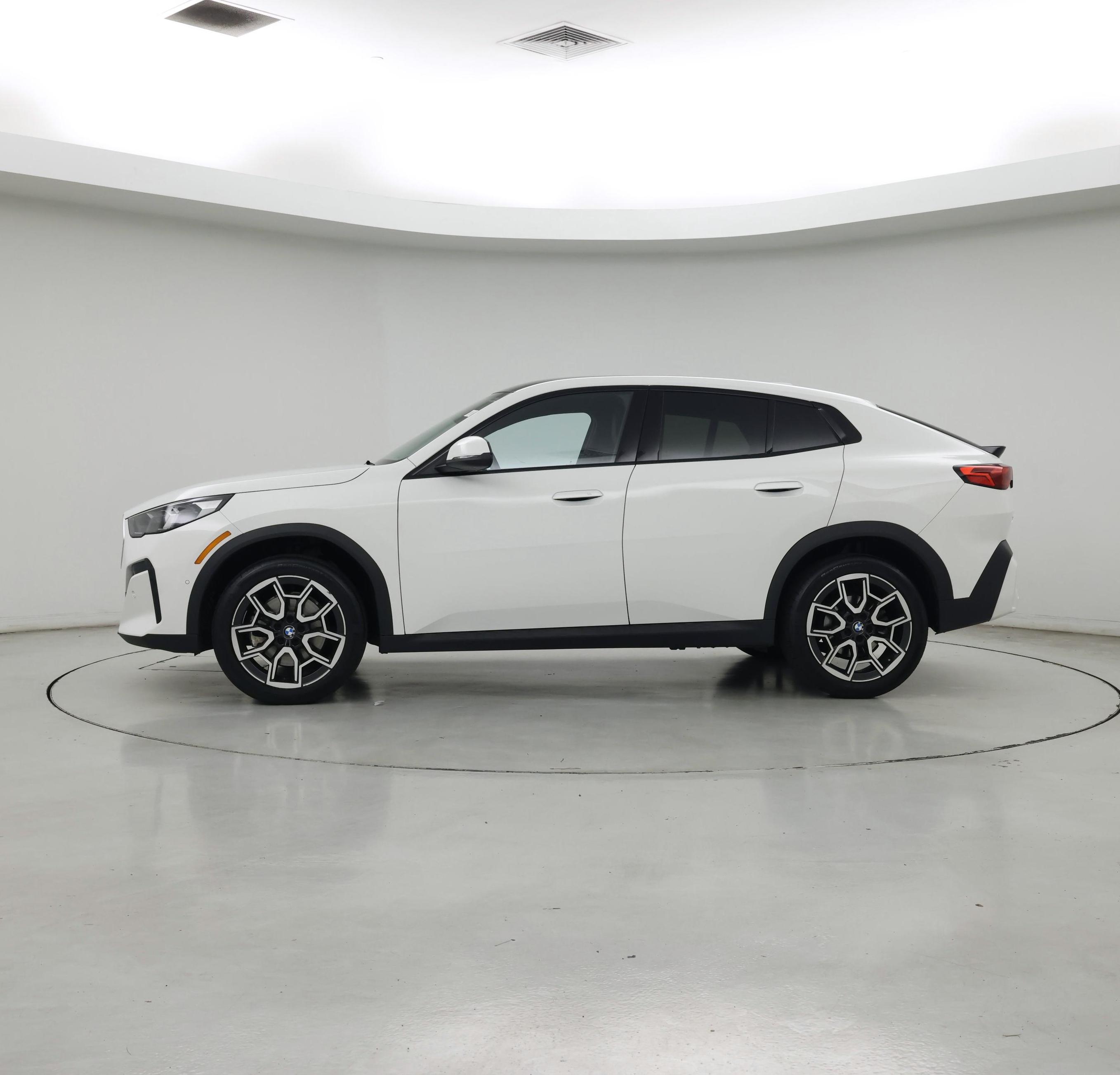 Thumbnail: 2025 BMW X2 - 3