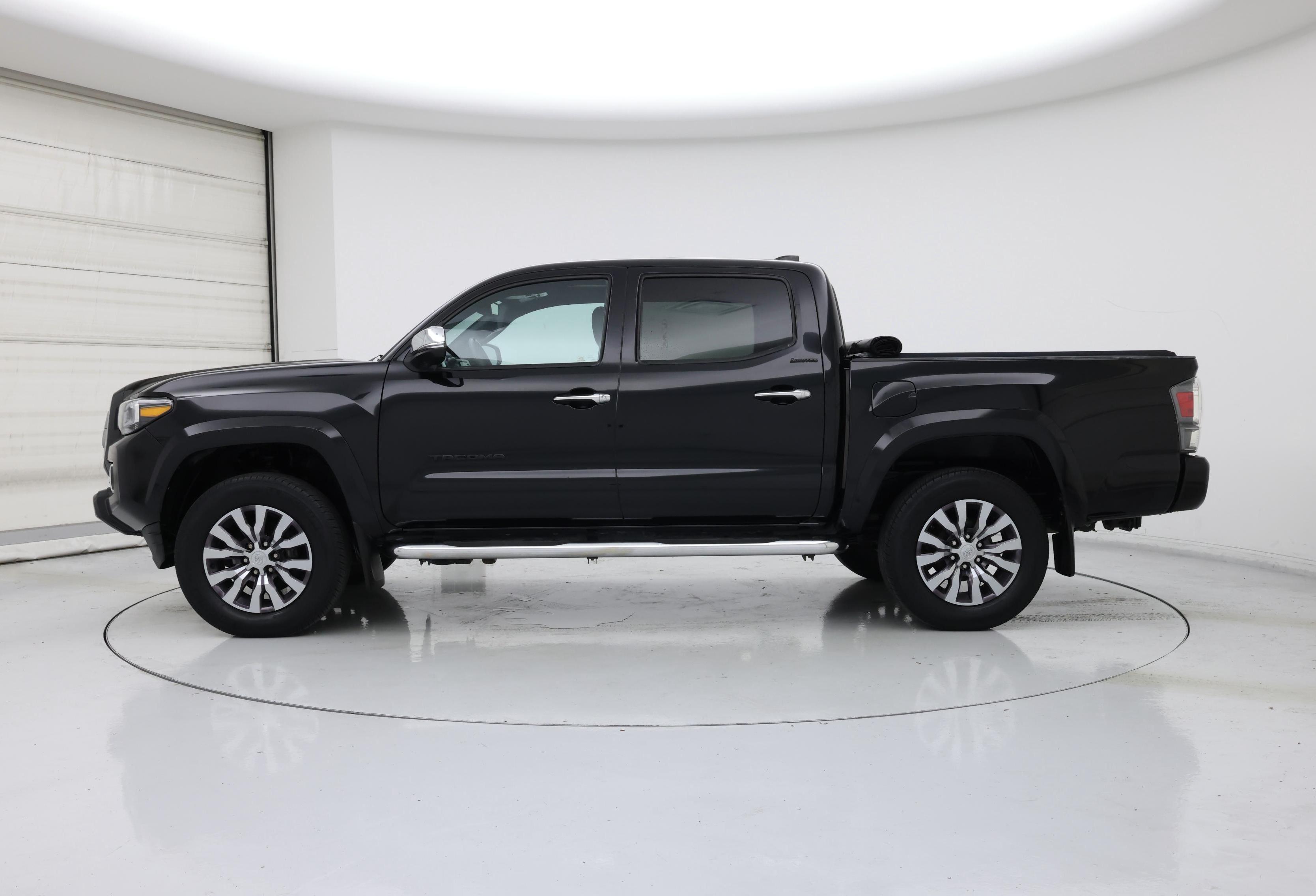 Thumbnail: 2021 Toyota Tacoma - 3