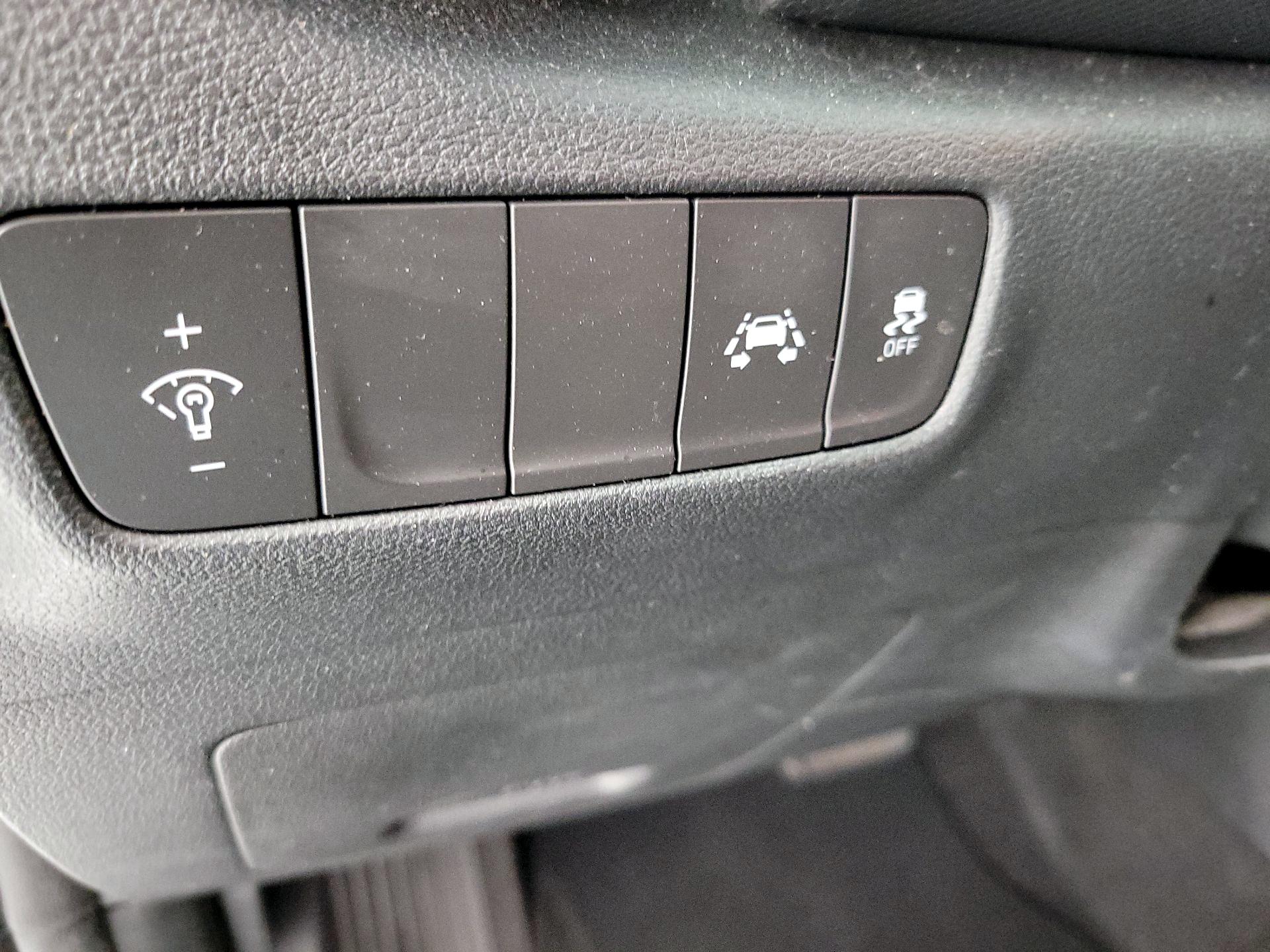 Thumbnail: 2021 Hyundai Kona - 13