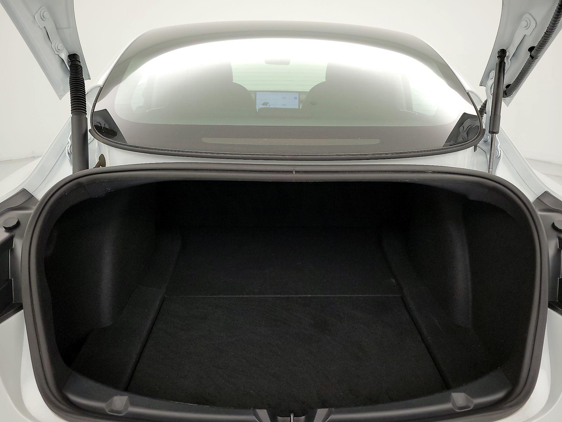 Thumbnail: 2023 Tesla Model 3 - 19